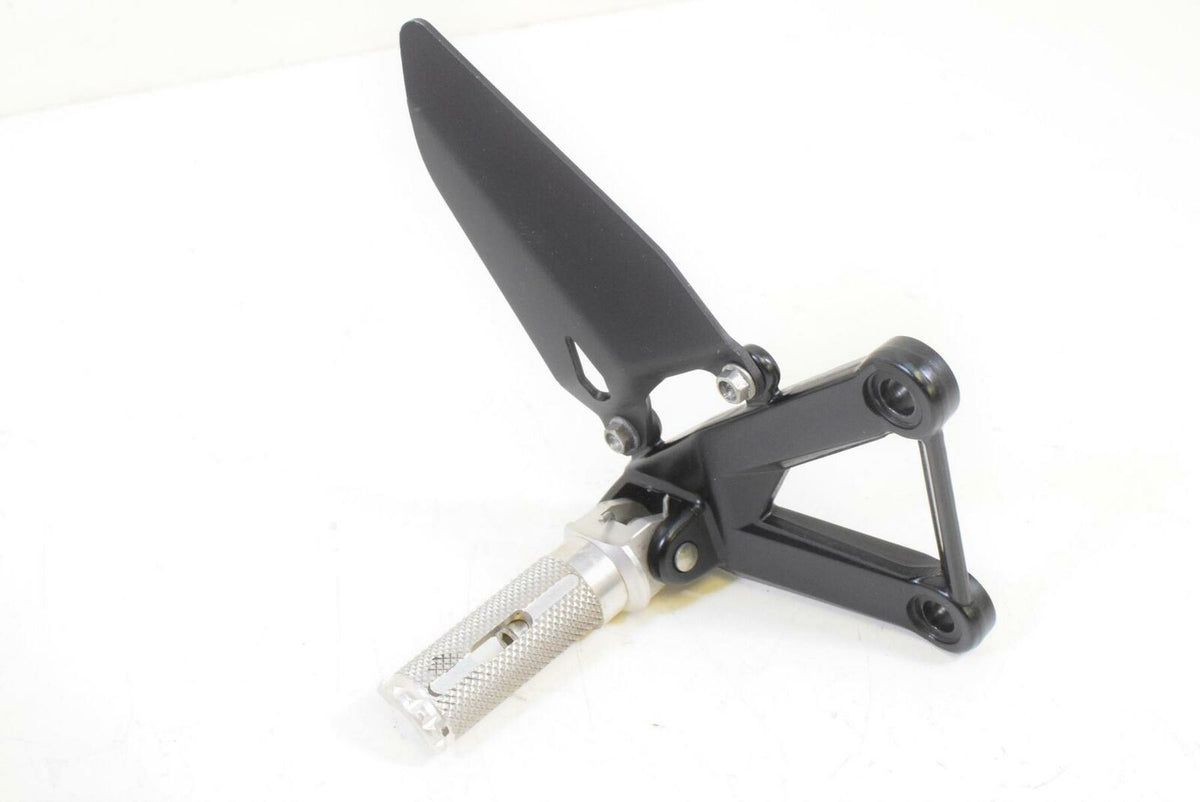 2011 Ducati 1198 Right Rider Footpeg Foot Peg Rest 82411471A {{ shop.shopifyCountryName }} - Mototech271