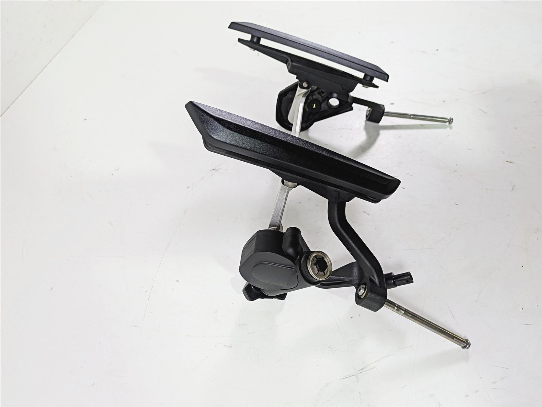 2015 BMW R1200 GS Adv K51 Front Windshield Adjustment Mount Set 46638536083 {{ shop.shopifyCountryName }} - Mototech271