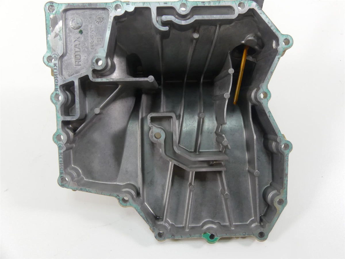 2018 Can Am Maverick X3 Turbo STD Side Engine Oil Sump Pan Cover 420656705 {{ shop.shopifyCountryName }} - Mototech271