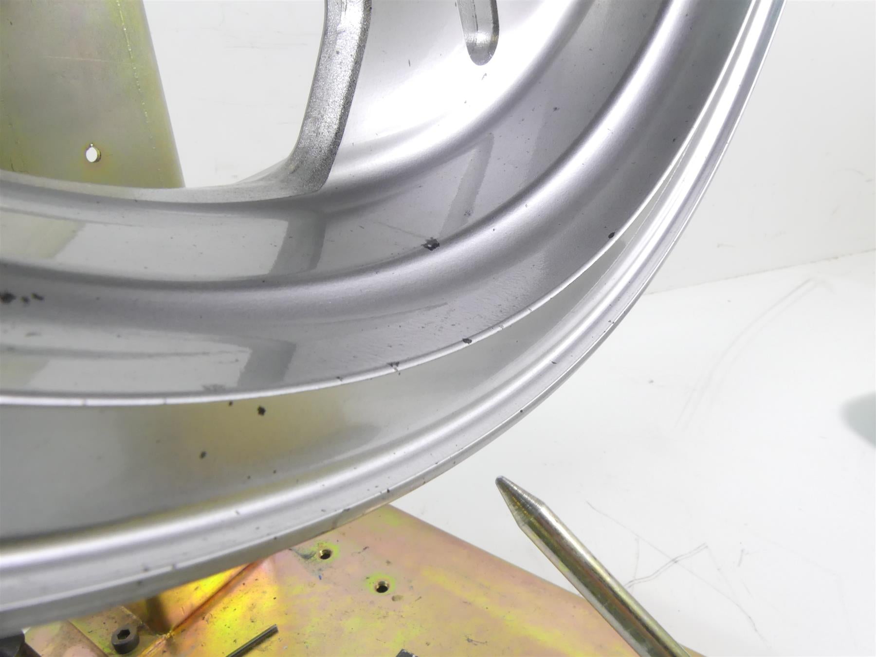 2004 Kawasaki VN1600 Meanstreak Straight Rear Wheel Rim 17x5 41073-0645-496 {{ shop.shopifyCountryName }} - Mototech271