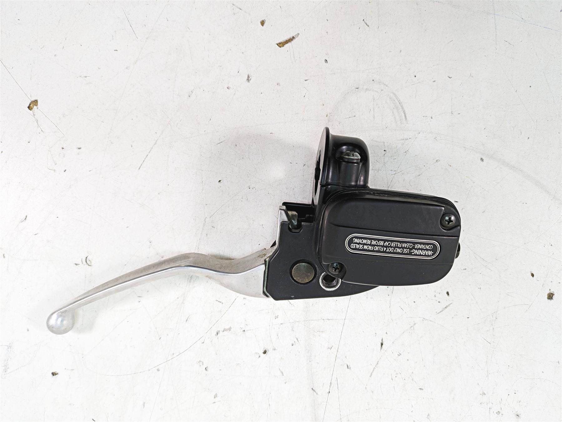 2008 Harley FLHTCU Electra Glide Dual Disc Front Brake Master Cylinder 44551-08F {{ shop.shopifyCountryName }} - Mototech271