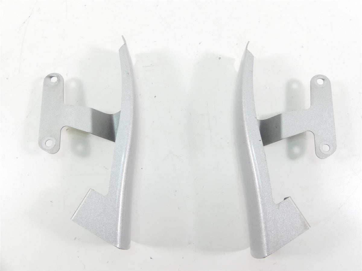 2009 Harley FLHTCU SE4 CVO E-Glide Fender Saddlebag Trim Filler Set 91638-09CZB {{ shop.shopifyCountryName }} - Mototech271
