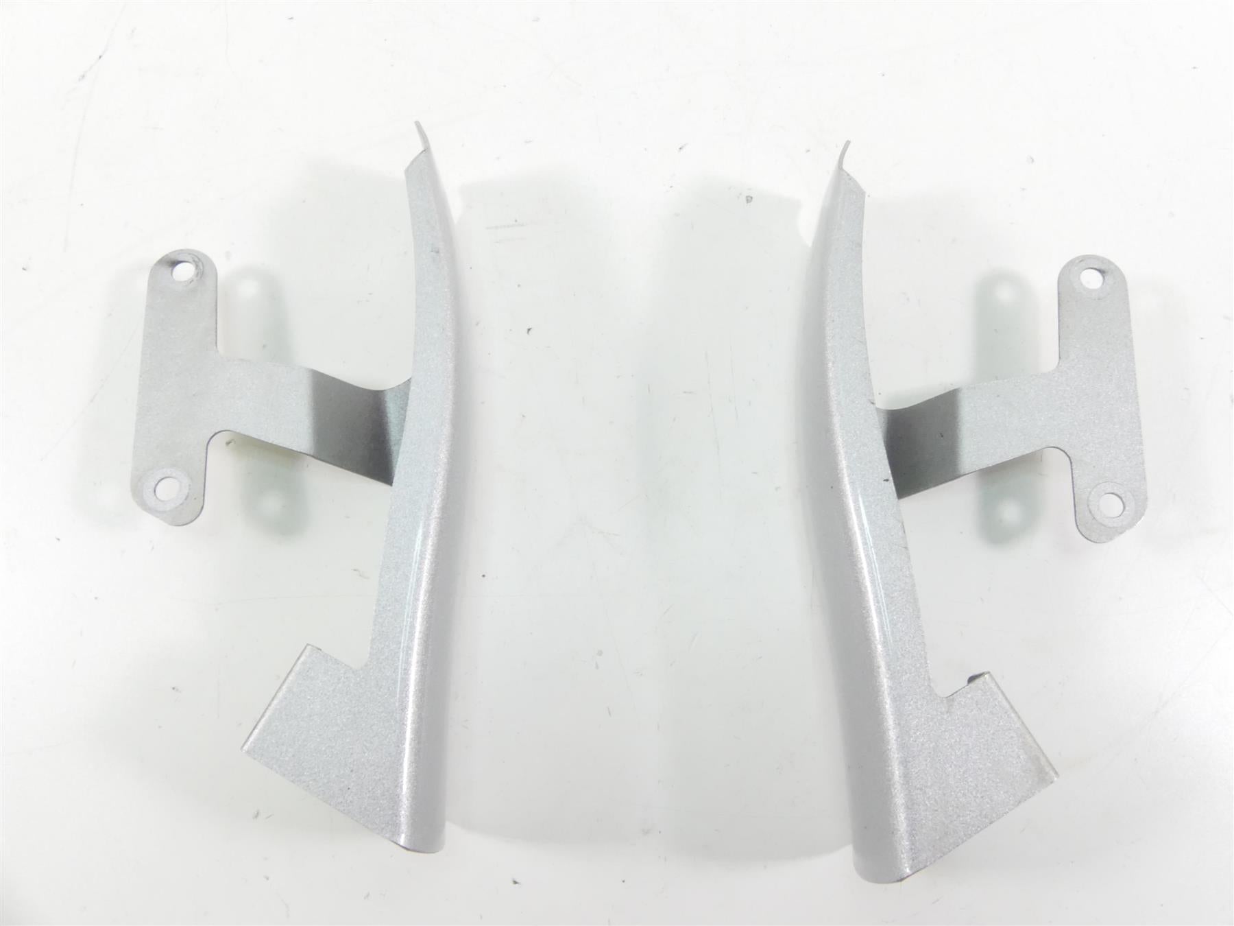 2009 Harley FLHTCU SE4 CVO E-Glide Fender Saddlebag Trim Filler Set 91638-09CZB {{ shop.shopifyCountryName }} - Mototech271