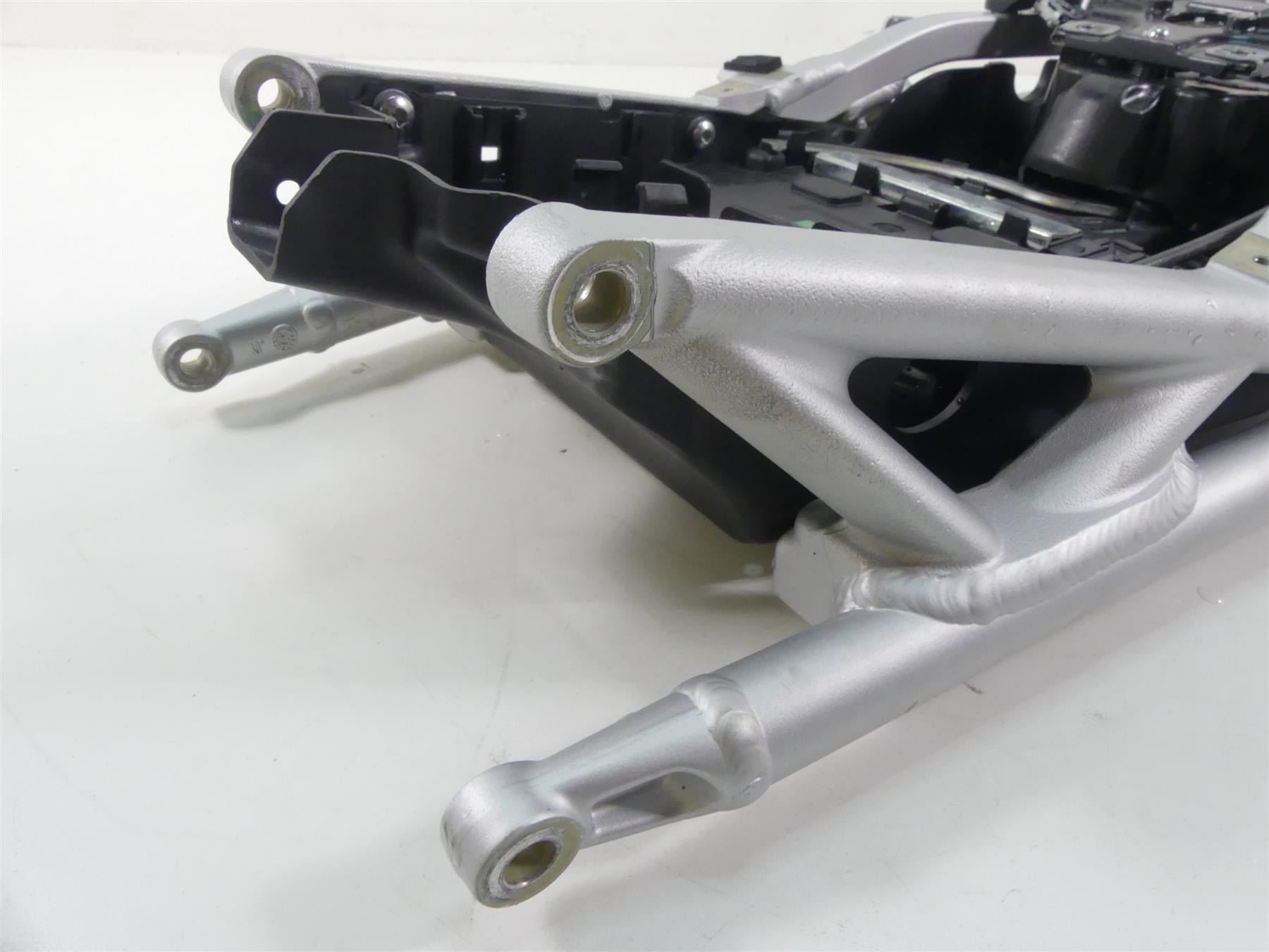 2020 Triumph Speed Triple RS 1050 Subframe Sub Frame & Inner Fender T2079742 {{ shop.shopifyCountryName }} - Mototech271