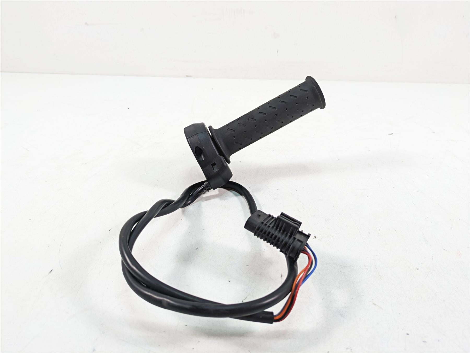 2021 Aprilia RS660 Ride Fly By Wire Throttle Sensor + Grip 2D000095 {{ shop.shopifyCountryName }} - Mototech271