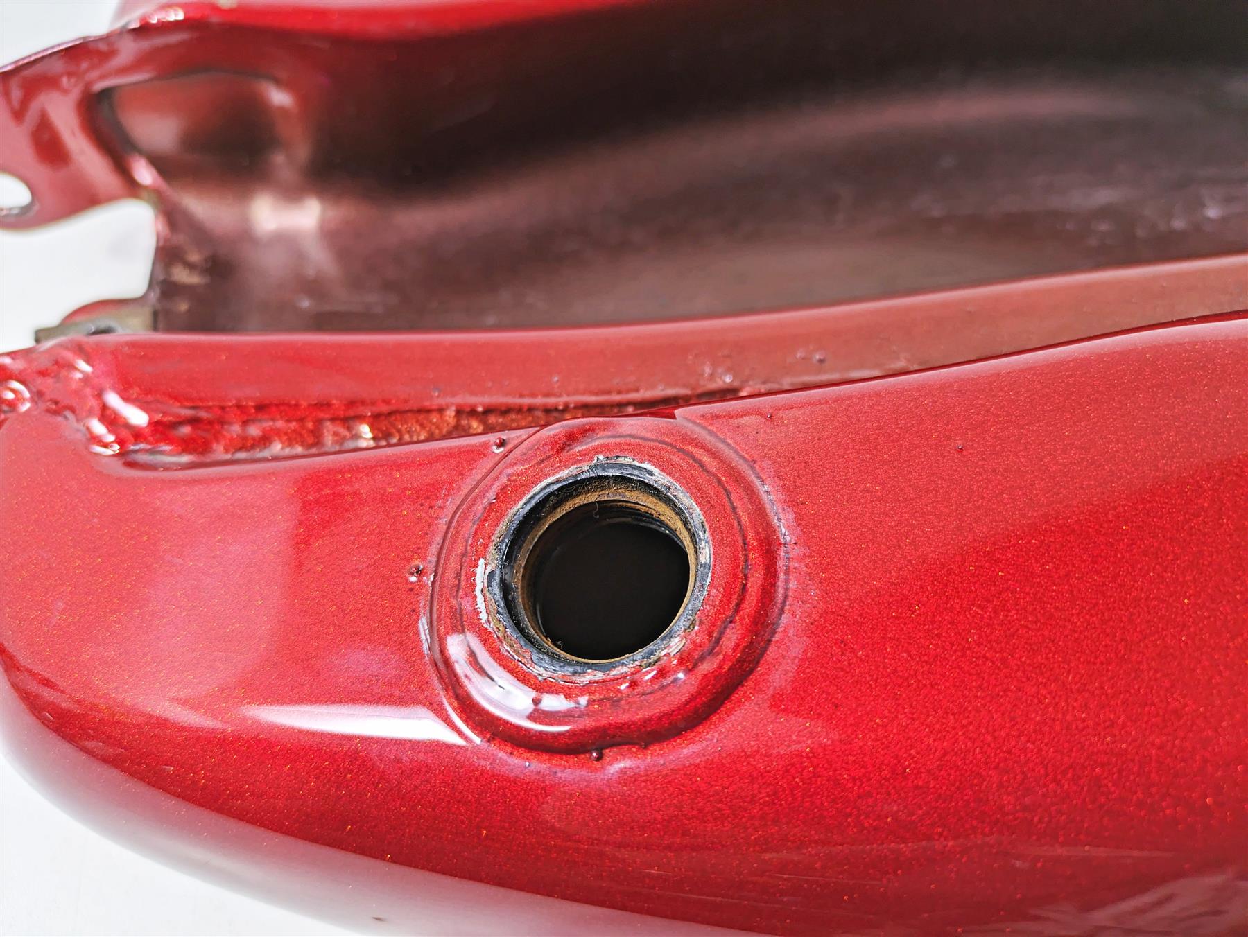 2012 Harley FLD Dyna Switchback Fuel Gas Petrol Tank 61593-10 {{ shop.shopifyCountryName }} - Mototech271