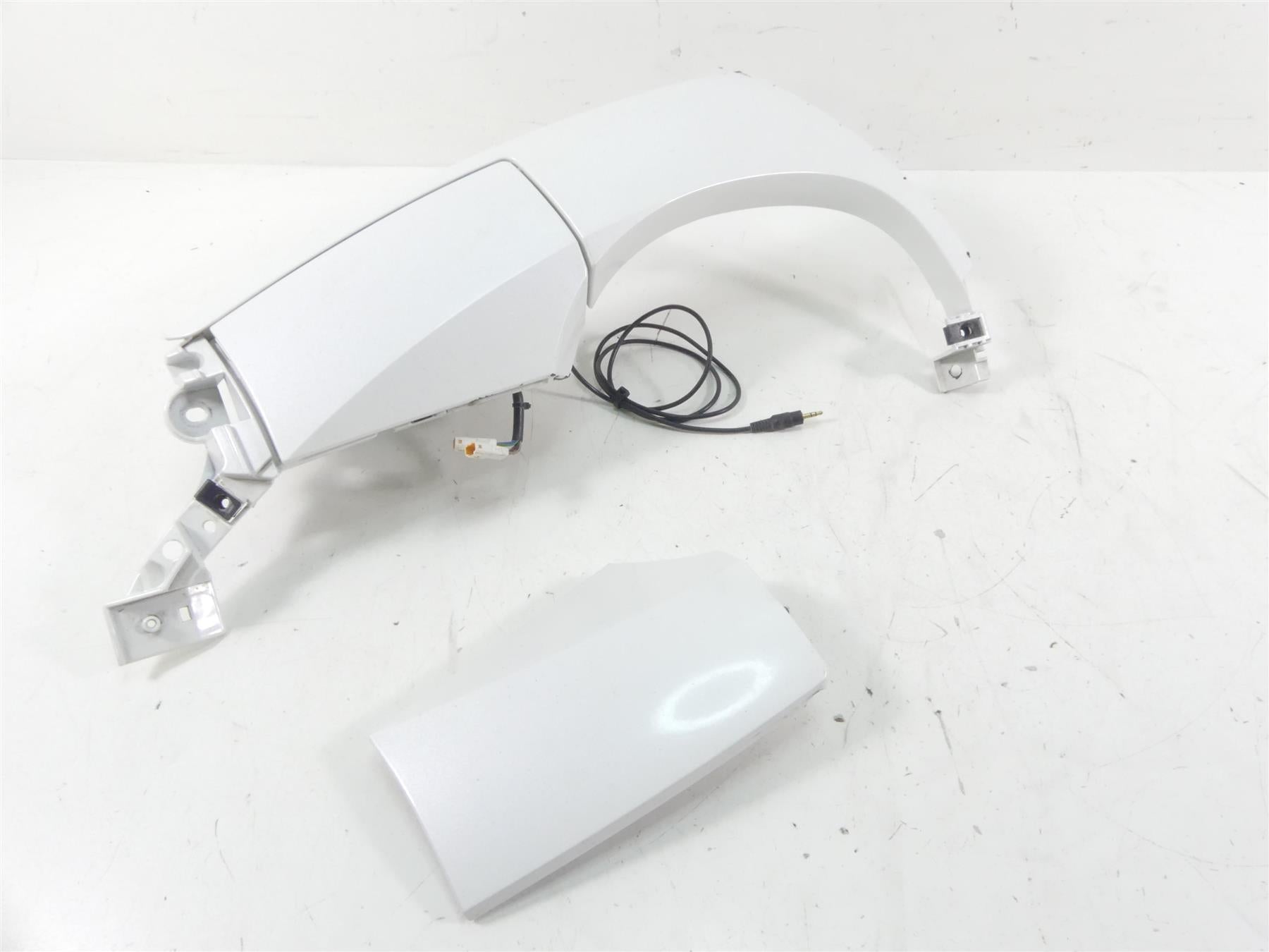 2011 Victory Vision Tour Left Storage Box Fairing Cover Cowl Set 5438102 {{ shop.shopifyCountryName }} - Mototech271