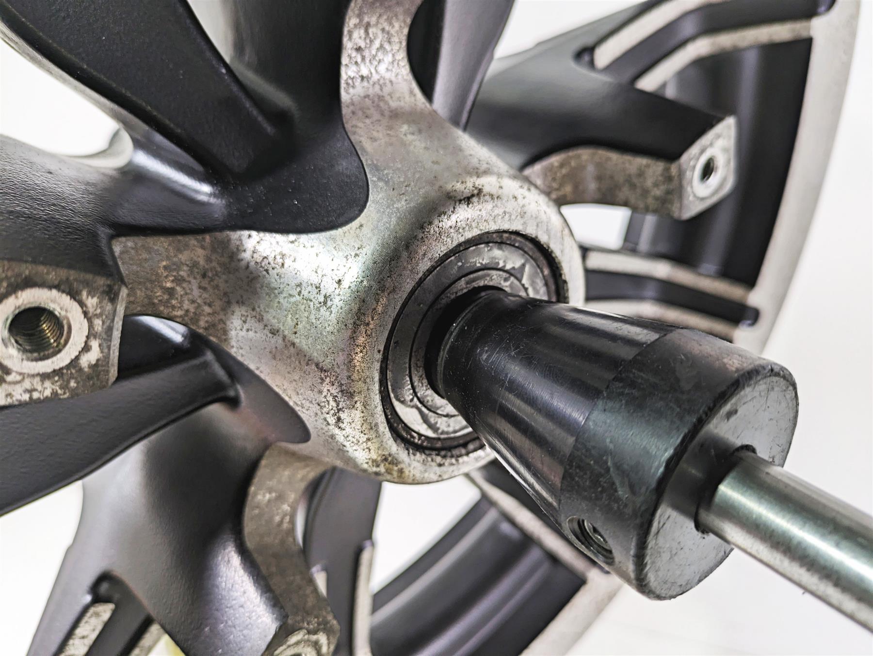 2020 Harley Touring FLHT Electra Glide 17x3 Impeller Front Wheel 10 Sp 43300533 {{ shop.shopifyCountryName }} - Mototech271