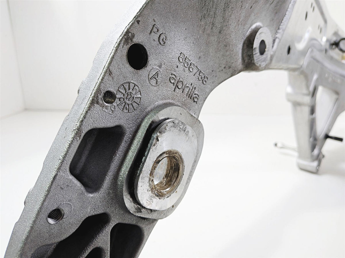 2018 Aprilia RSV4 RR Straight Main Frame Chassis With California Salvage Title 8954604 {{ shop.shopifyCountryName }} - Mototech271