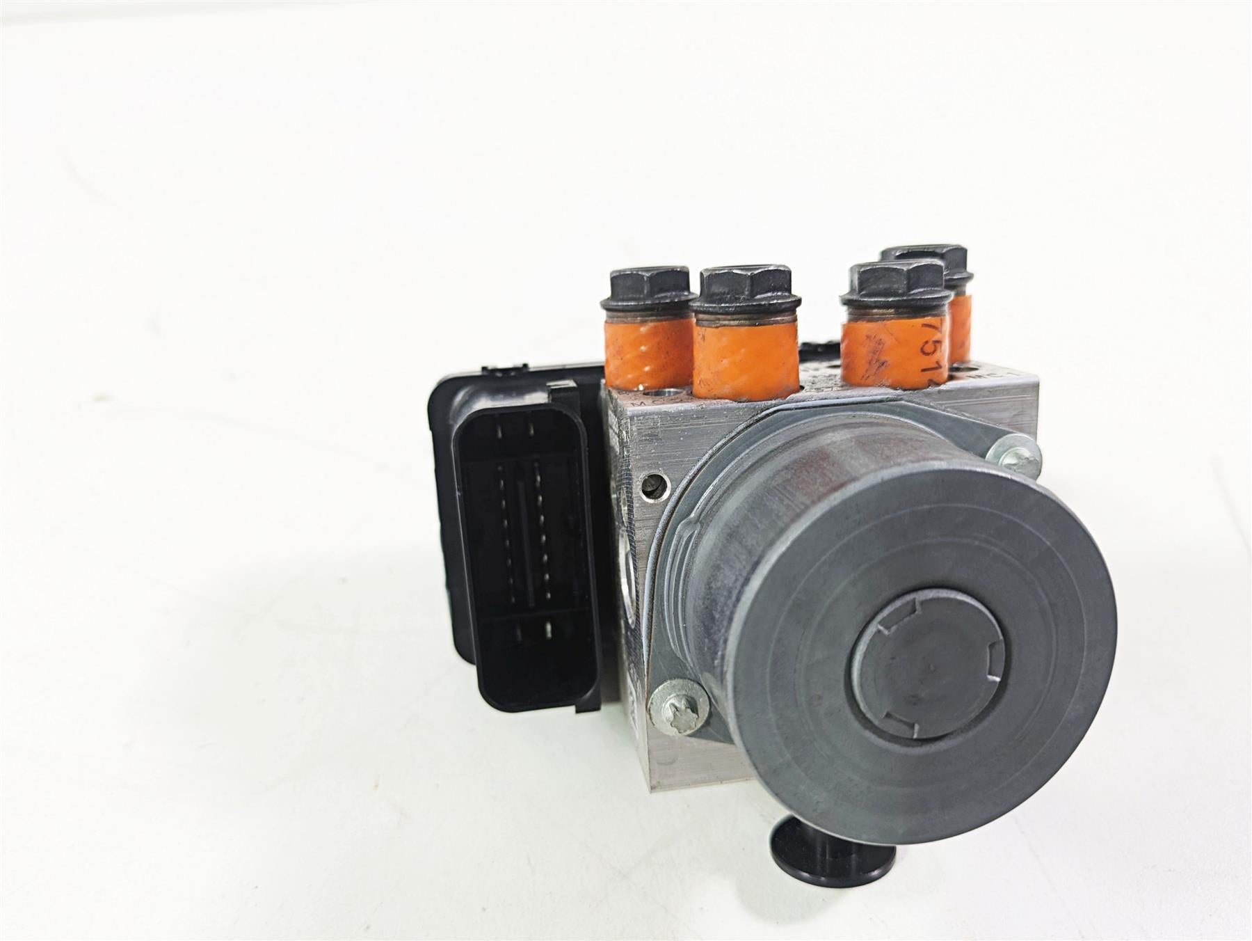 2015 Ducati Hypermotard 821 SP Abs Brake Pump Control Module 54240402A 54240332B {{ shop.shopifyCountryName }} - Mototech271