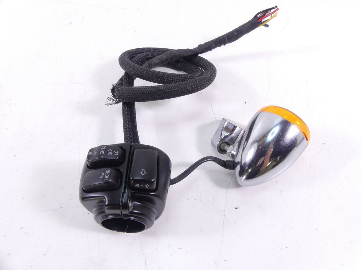 2009 Harley FXDF Dyna Fat Bob Left Control Switch & Blinker 71682-06A {{ shop.shopifyCountryName }} - Mototech271