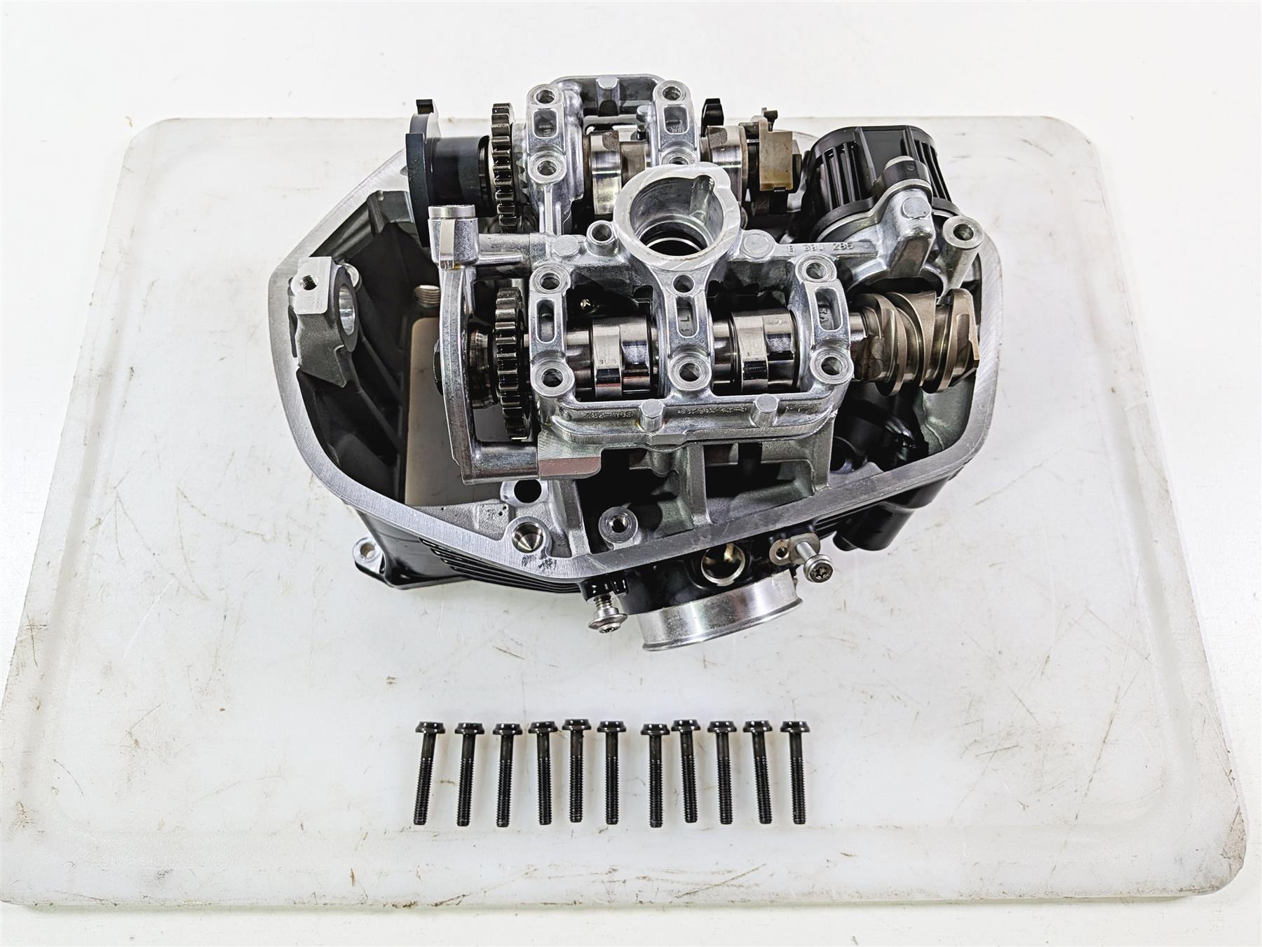 2019 BMW R1250GS K50 Right Cylinder Head Cylinderhead Cam Shaft 7K 11128393757 {{ shop.shopifyCountryName }} - Mototech271