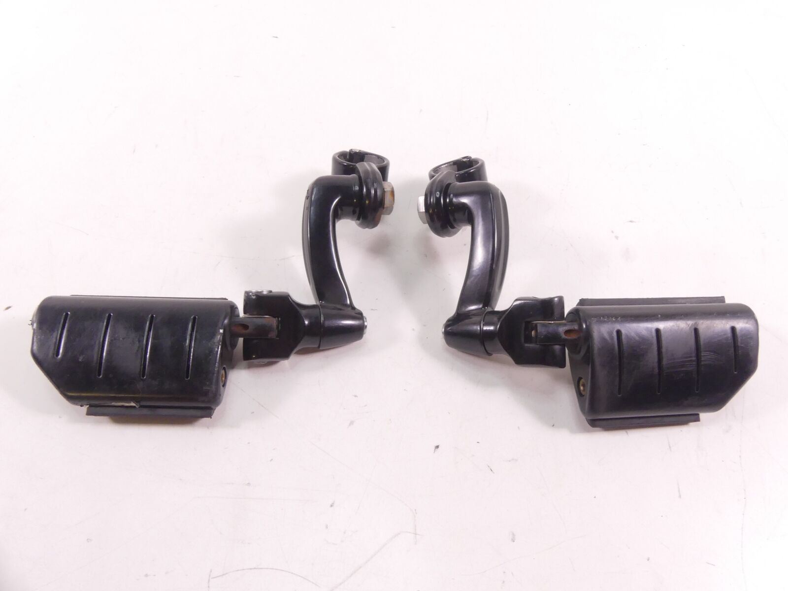 2006 Harley FLSTCI Softail Heritage Kuryakyn Longhorn Offset Highway Pegs 77-759 {{ shop.shopifyCountryName }} - Mototech271