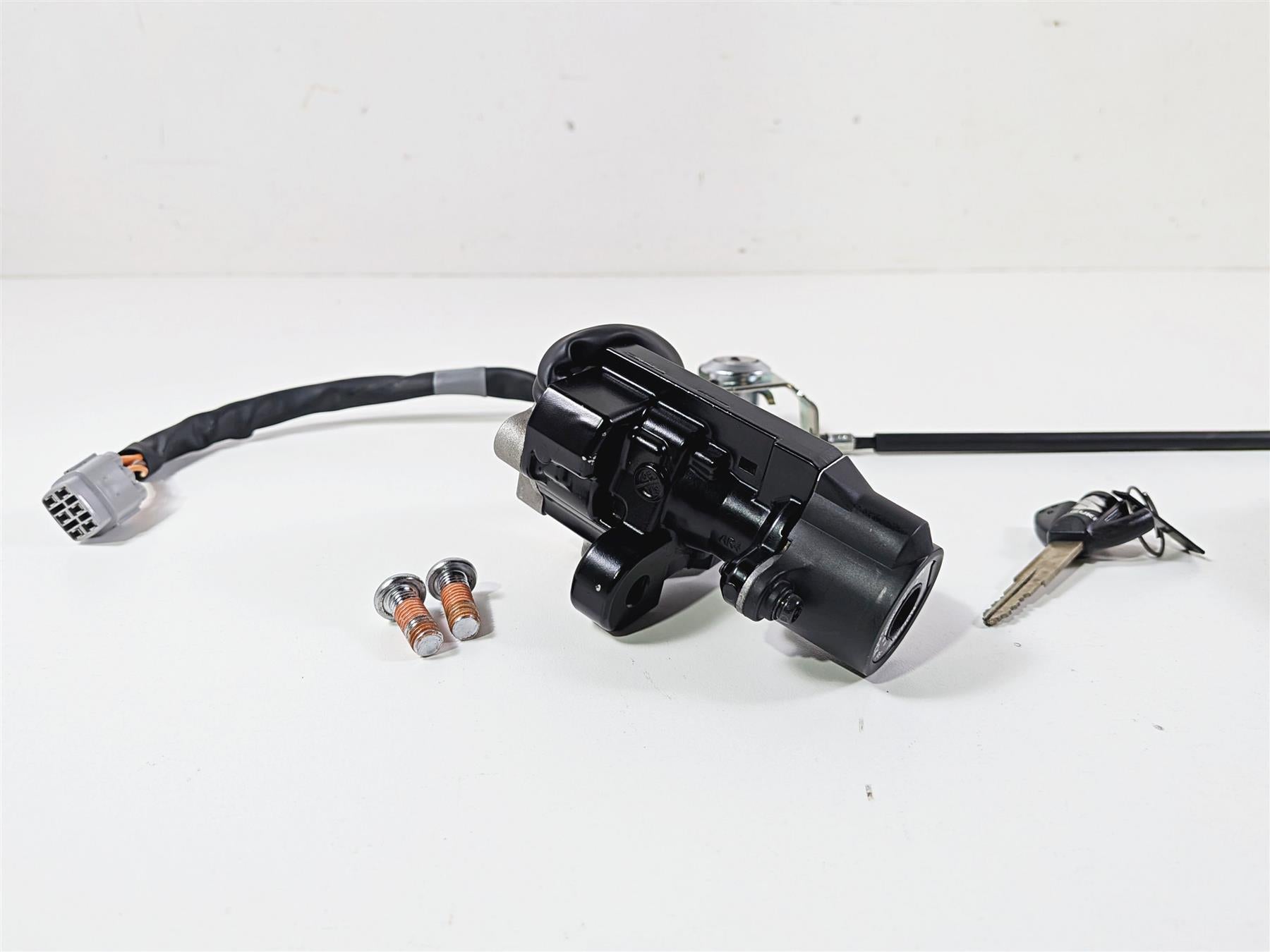2024 Suzuki GSXR600 Nice Ignition Switch Key Lock Set 2K Only 37101-40822 {{ shop.shopifyCountryName }} - Mototech271