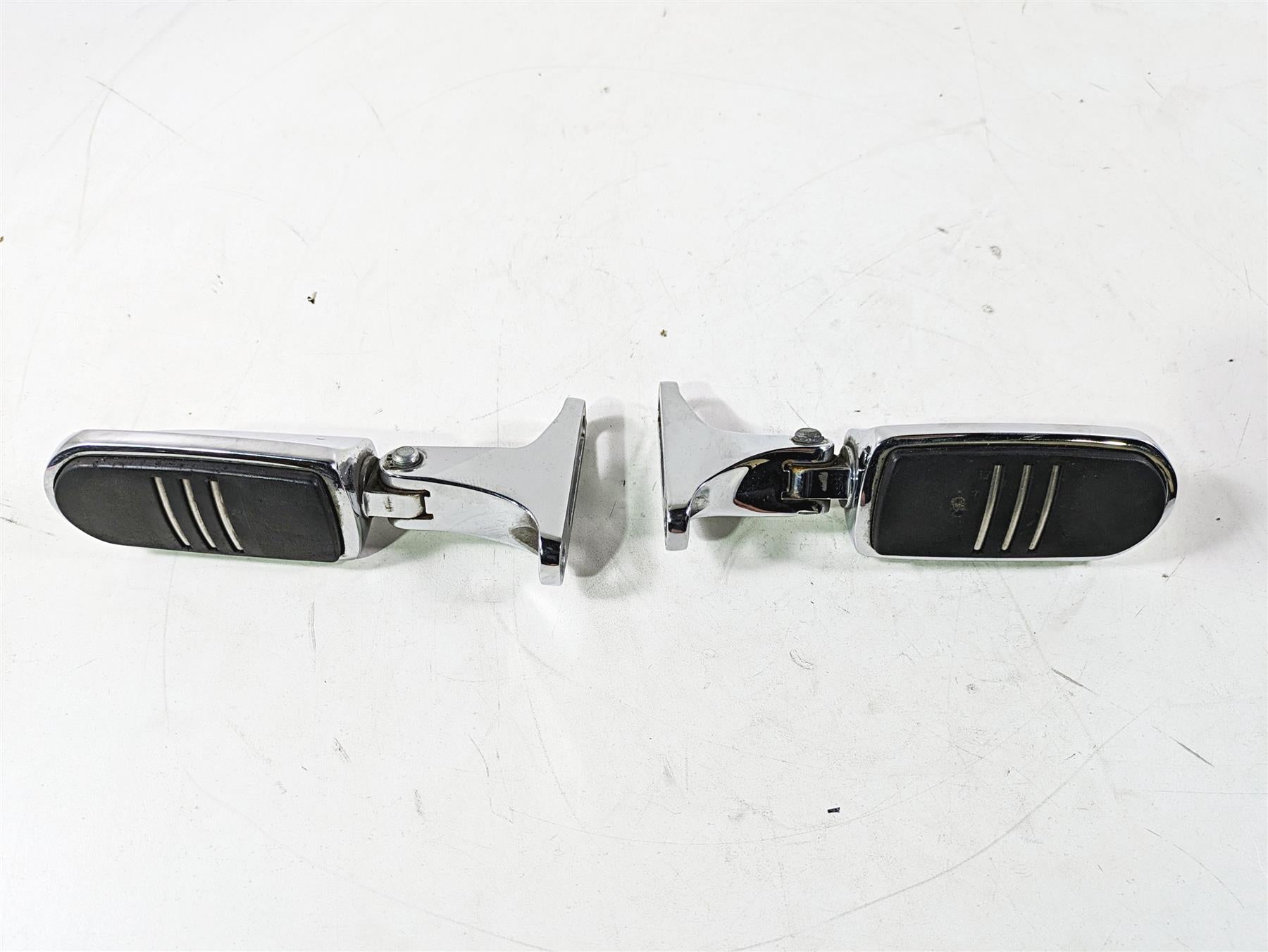 2017 Harley Touring FLTRXS Road Glide Rear Chrome Foot Peg Set 50500462A {{ shop.shopifyCountryName }} - Mototech271