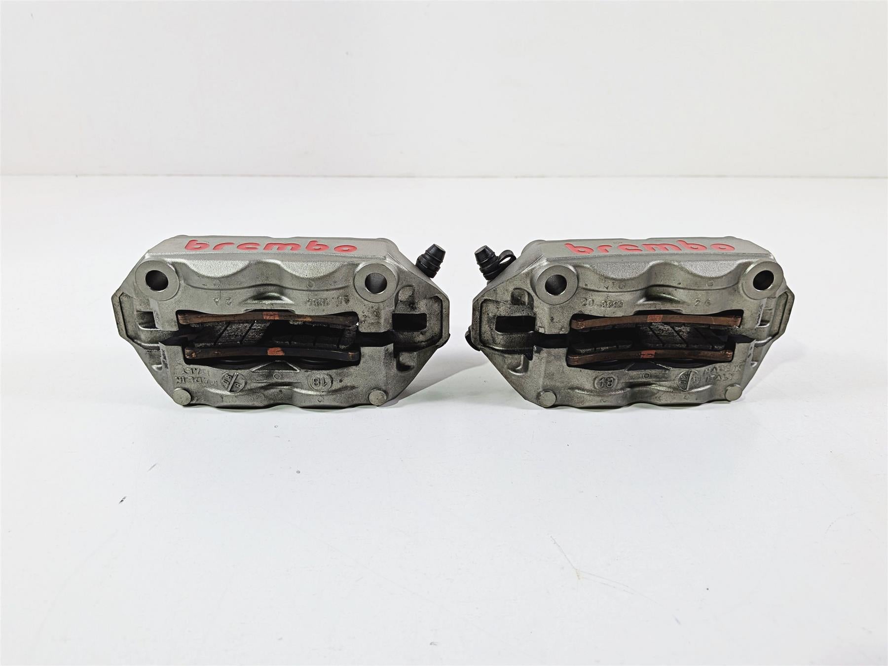 2019 Triumph Speed Triple RS 1050 Brembo Front Brake Caliper M4 100mm T2023540 {{ shop.shopifyCountryName }} - Mototech271