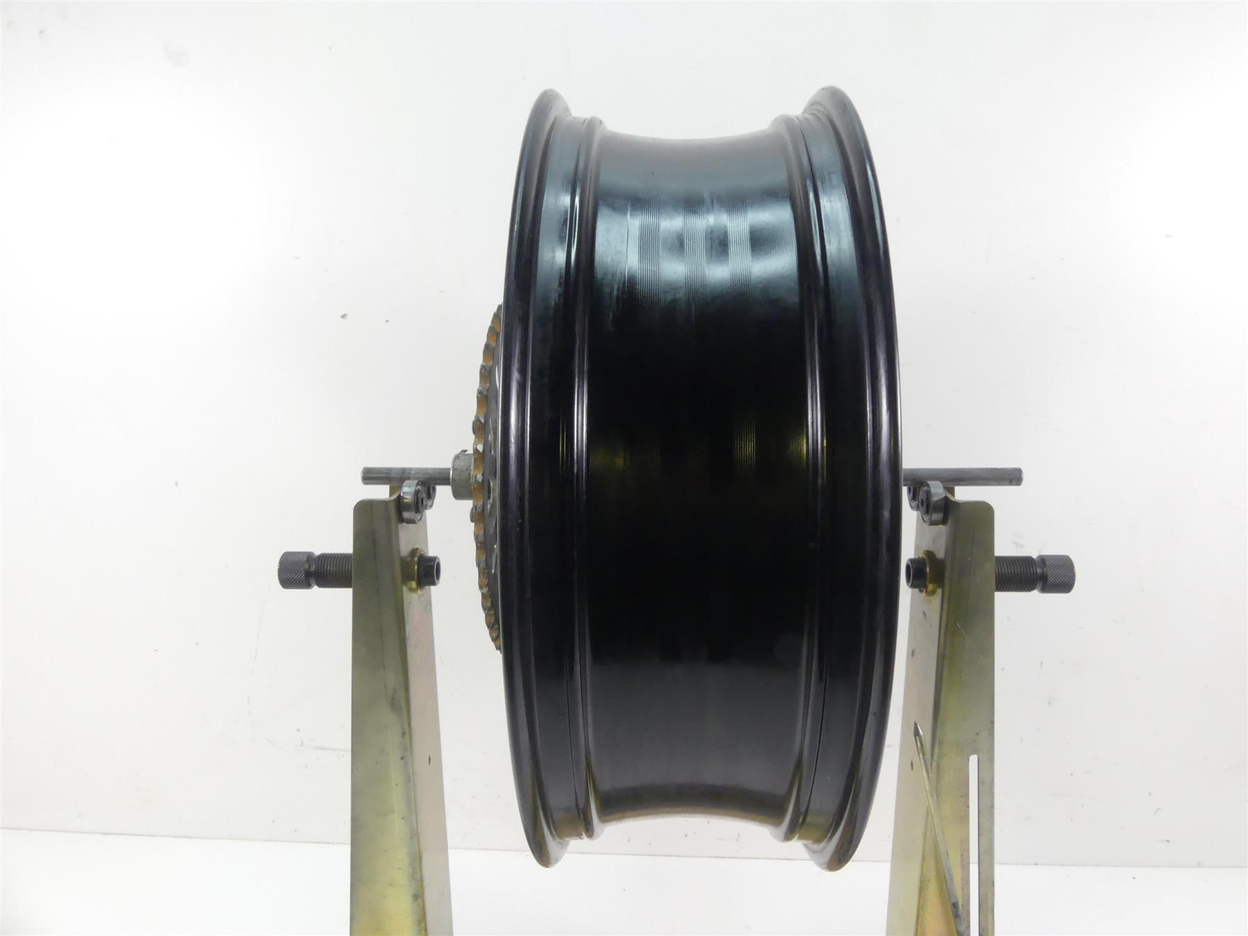2013 Kawasaki ZX636 ZX6R Ninja Straight 17x5.5 Rear Wheel Rim 41073-0597-18F {{ shop.shopifyCountryName }} - Mototech271