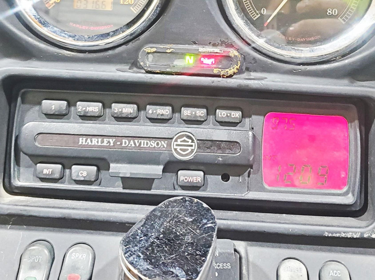 2003 Harley Touring FLHTCUI E-Glide 100th Radio Cd-Player RS9803UD 76146-03 {{ shop.shopifyCountryName }} - Mototech271