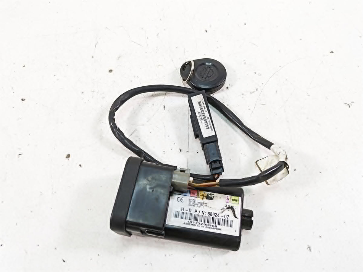 2008 Harley FLHTCU Electra Glide Tssm Turn Signal Security Module + Fob 68924-07 {{ shop.shopifyCountryName }} - Mototech271