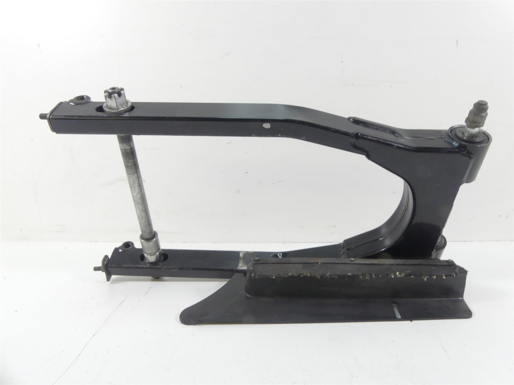 1989 Harley Touring FLTC Tour Glide Swingarm Swing Arm + Axle - Read 47544-85B {{ shop.shopifyCountryName }} - Mototech271