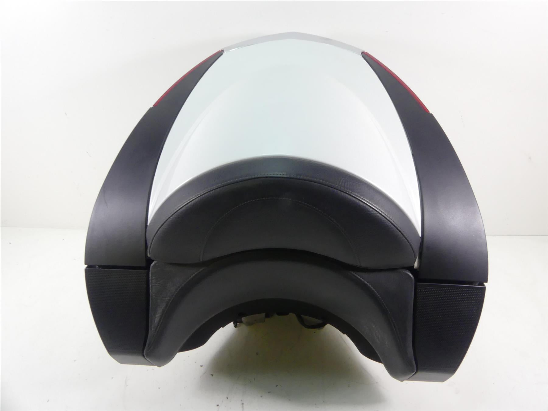 2011 Victory Vision Tour Rear Trunk Luggage Tour Pak Box + Mount - Read 5437444 {{ shop.shopifyCountryName }} - Mototech271