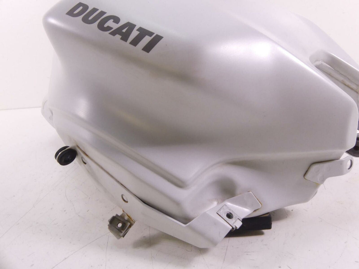 2019 Ducati Supersport 939 S Fuel Gas Petrol Tank Reservoir - Nice 58612531BW {{ shop.shopifyCountryName }} - Mototech271