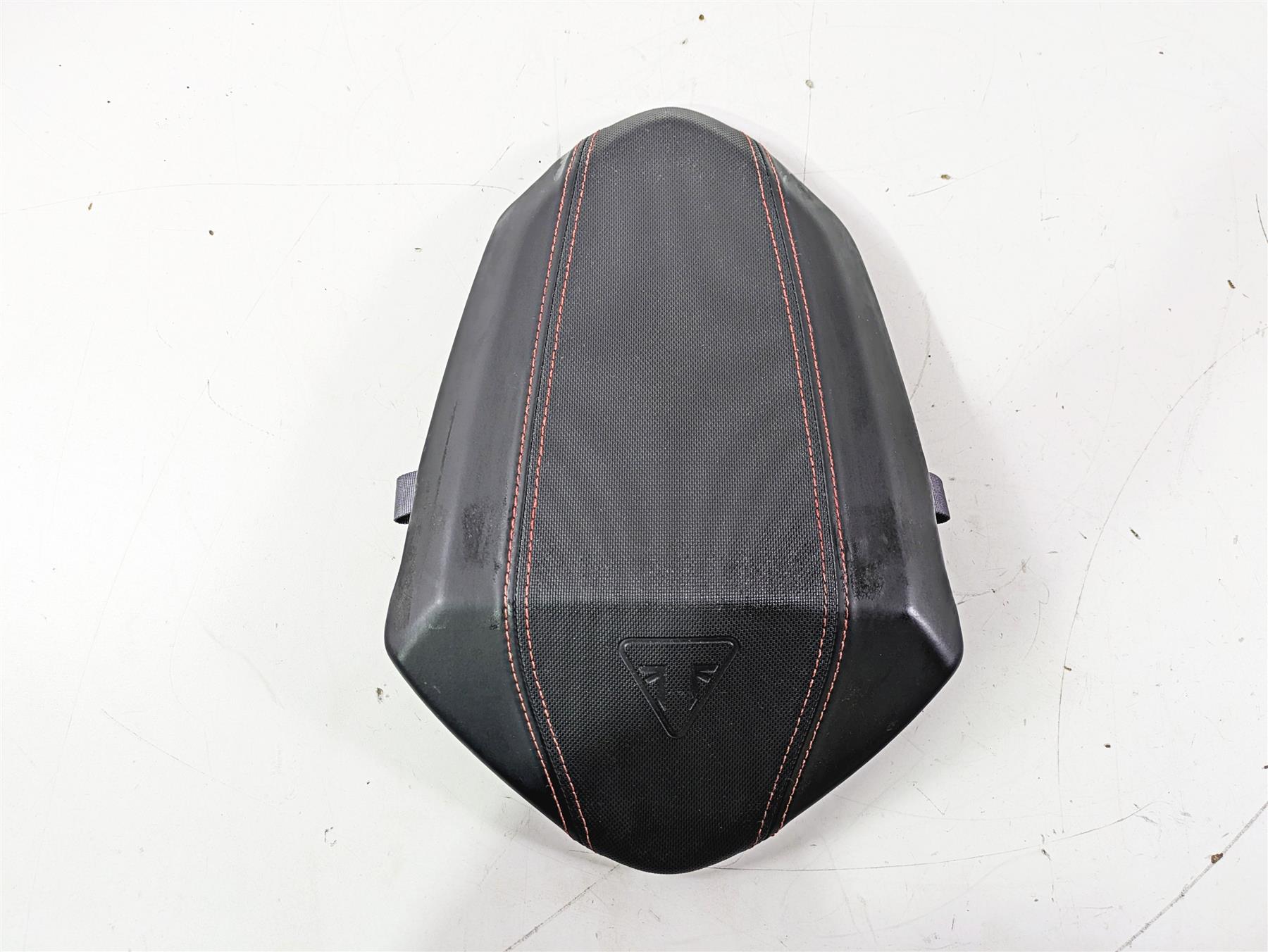 2019 Triumph Speed Triple RS 1050 Rear Passenger Seat Saddle T2307339 {{ shop.shopifyCountryName }} - Mototech271