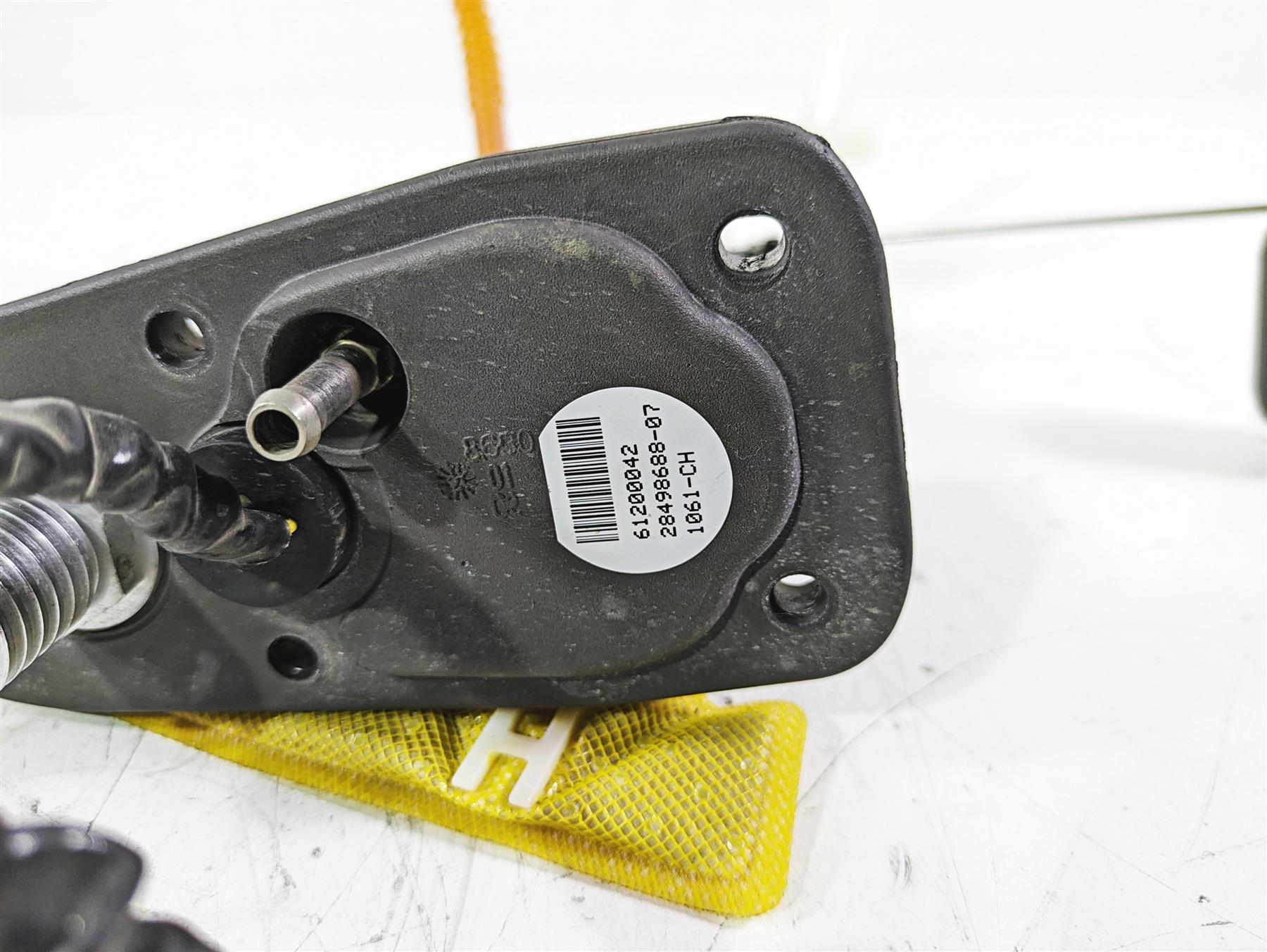 2021 Harley Softail FLSL Slim Fuel Gas Petrol Pump -Tested 61200042 {{ shop.shopifyCountryName }} - Mototech271