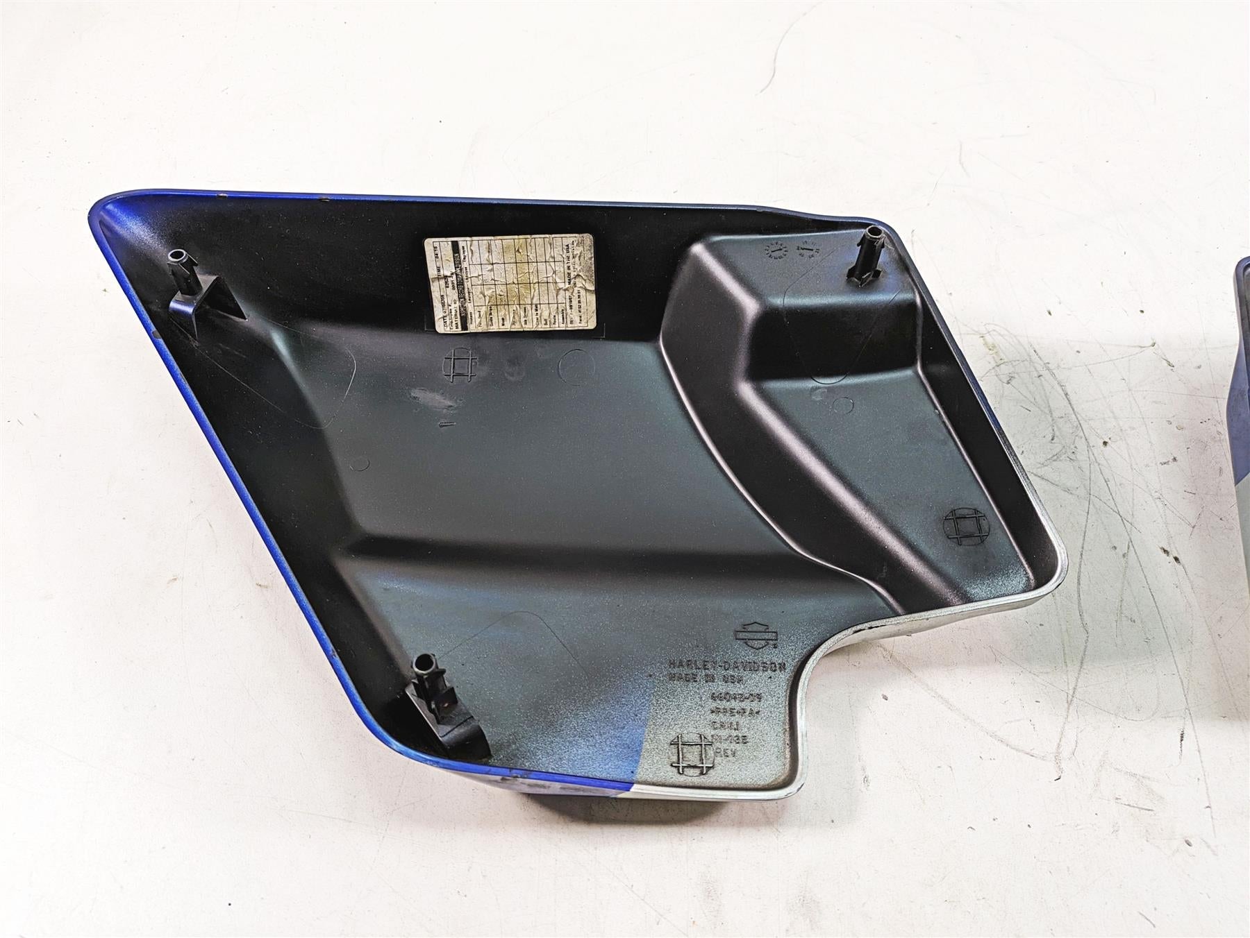 2010 Harley Touring FLHTCU Electra Glide Side Covers Flame Blue Pearl 66048-09A {{ shop.shopifyCountryName }} - Mototech271