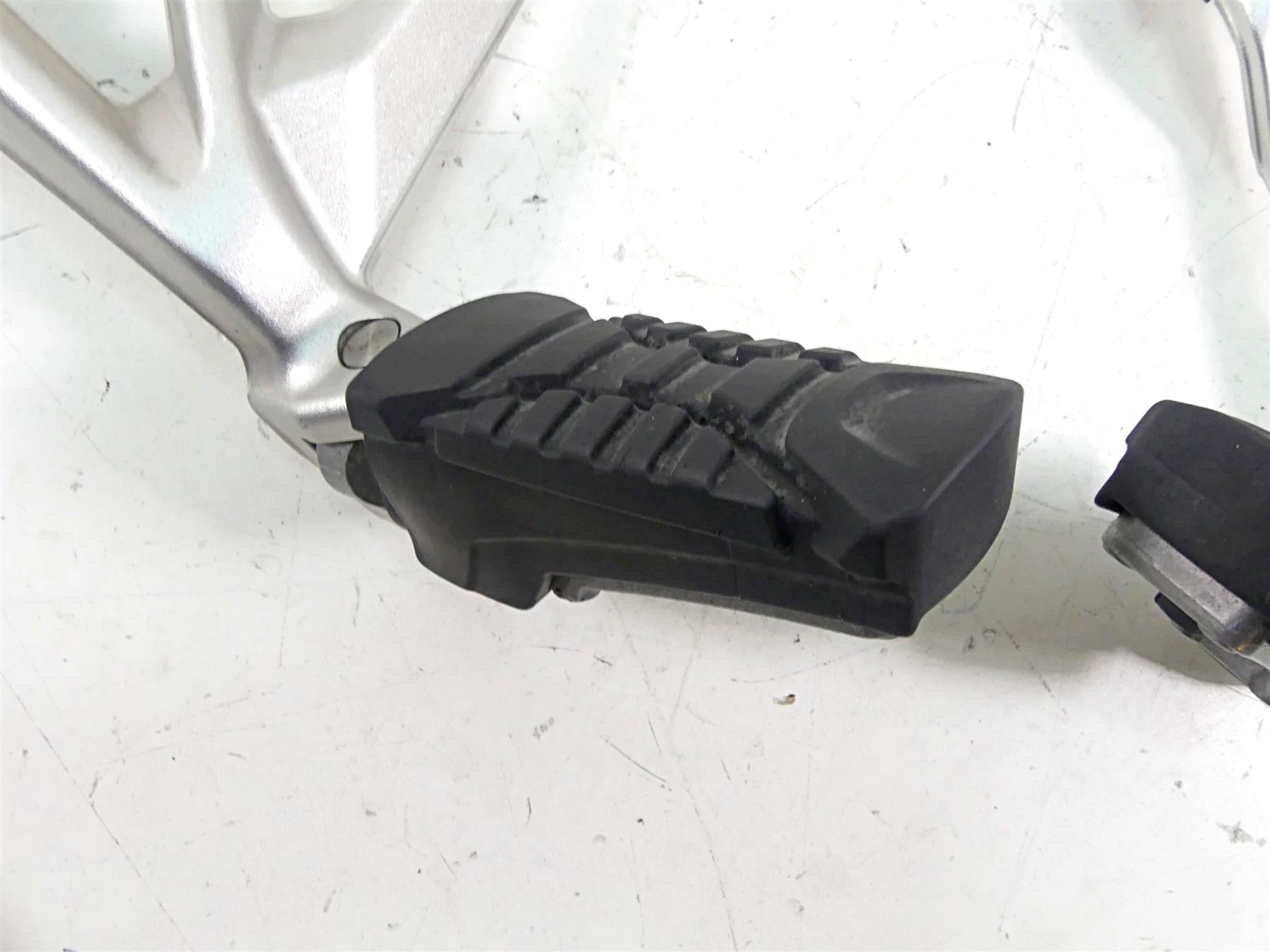 2015 BMW R1200GS GSW K50 Rear Passenger Footpeg Vario Case Set 46718526741 {{ shop.shopifyCountryName }} - Mototech271