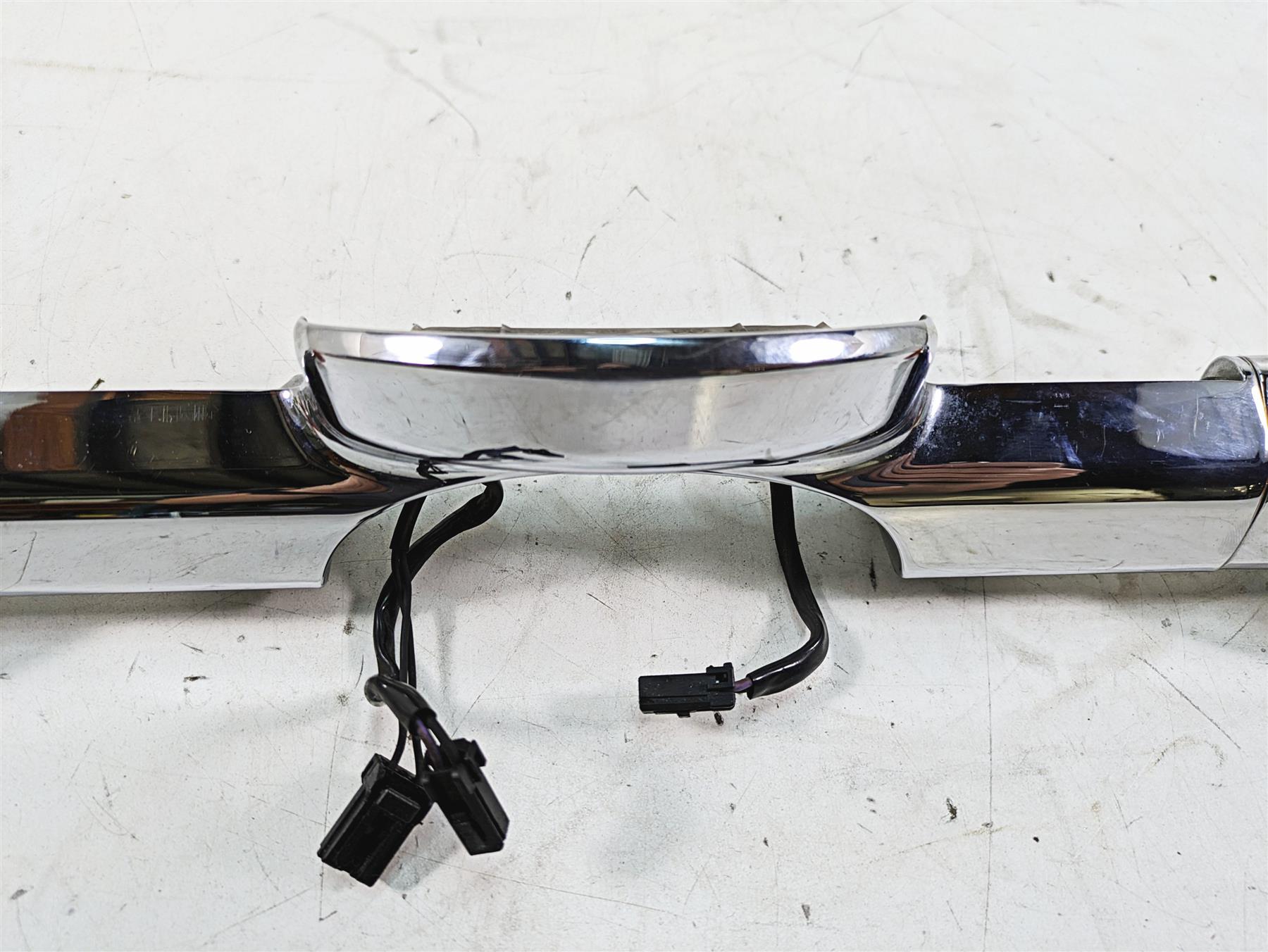 2011 Harley Touring FLHR Road King Rear Blinker Turn Signal Bar 68510-74C {{ shop.shopifyCountryName }} - Mototech271
