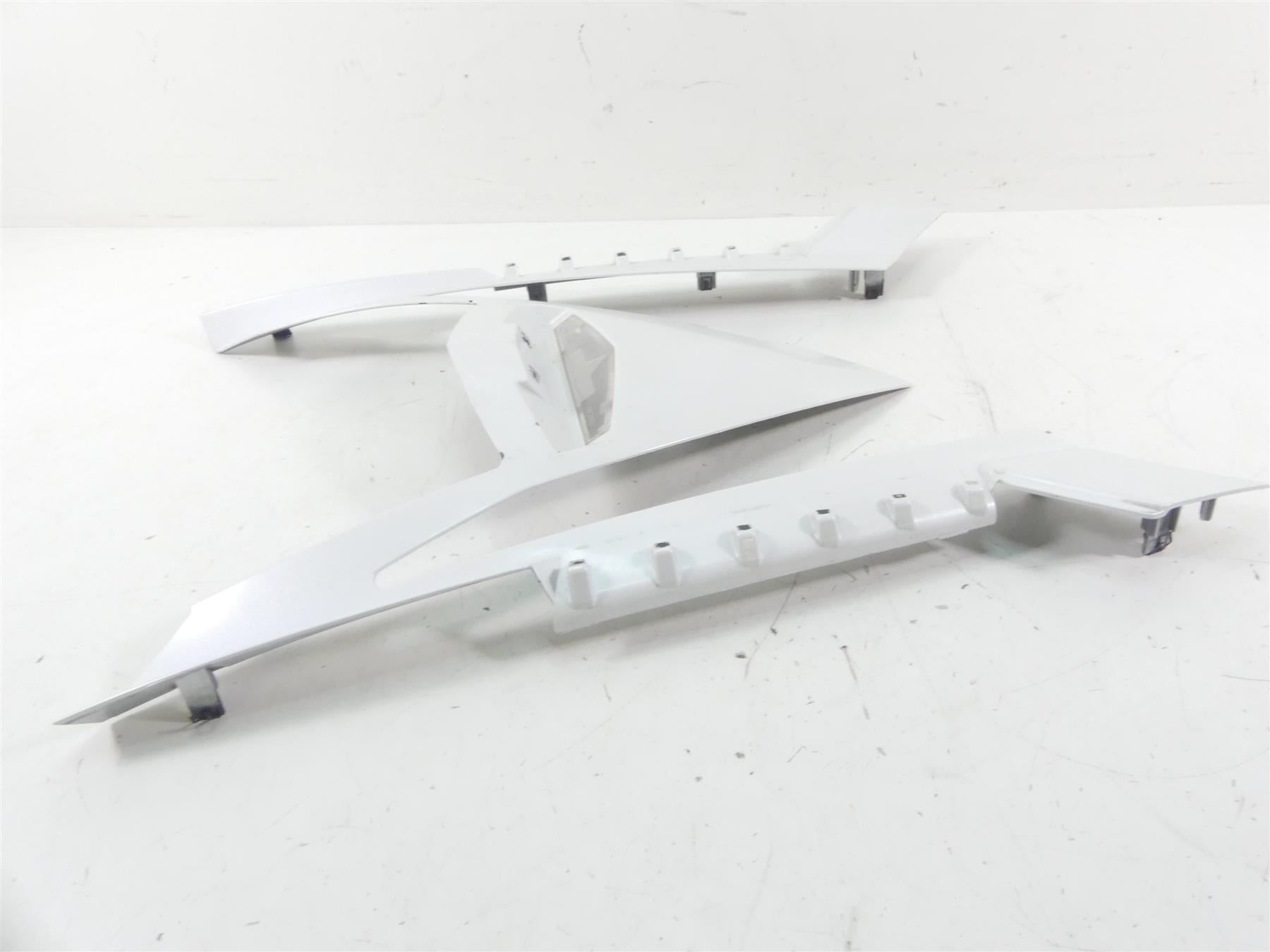 2011 Victory Vision Tour Rear Taillight Tail Light Fairing Cover - Read 5436209 {{ shop.shopifyCountryName }} - Mototech271