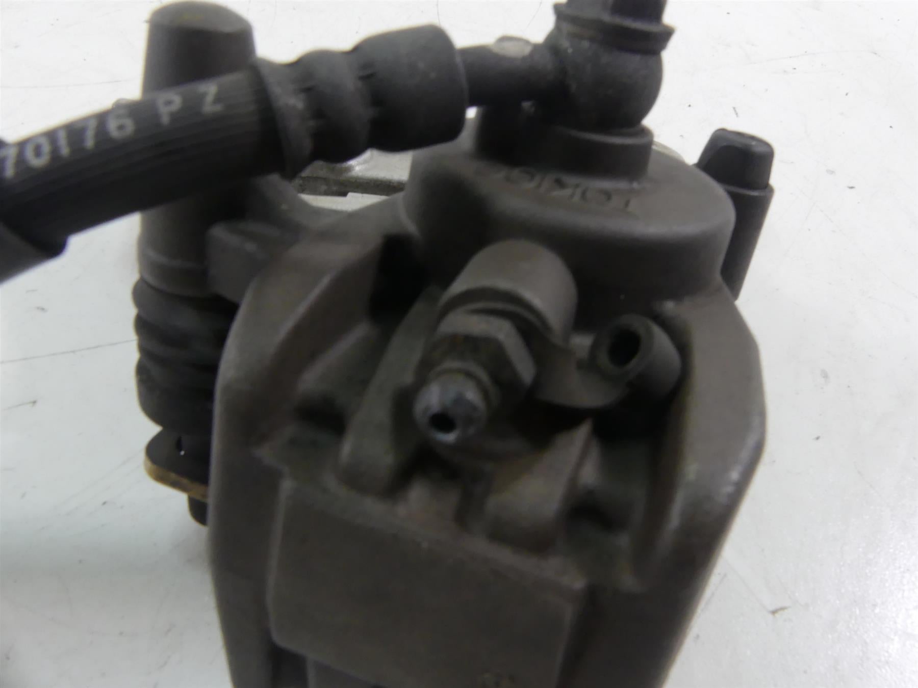 2001 Kawasaki ZX600J2 ZX6R Ninja Tokico Rear Brake Caliper 43041-1662 {{ shop.shopifyCountryName }} - Mototech271