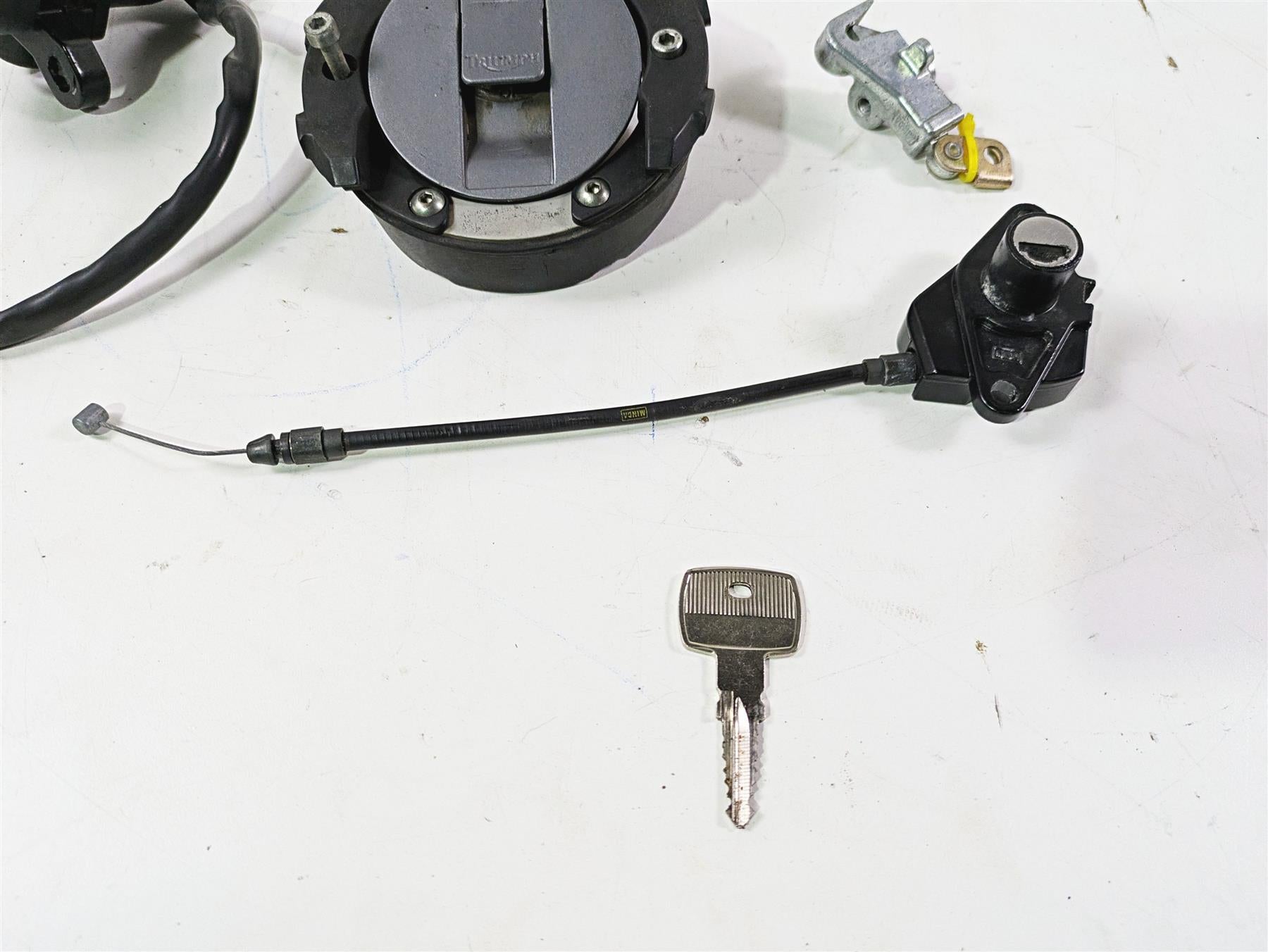 2013 Triumph Tiger 1215 Explorer Ignition Switch Key Lock Tank Cap Set T2507788 {{ shop.shopifyCountryName }} - Mototech271
