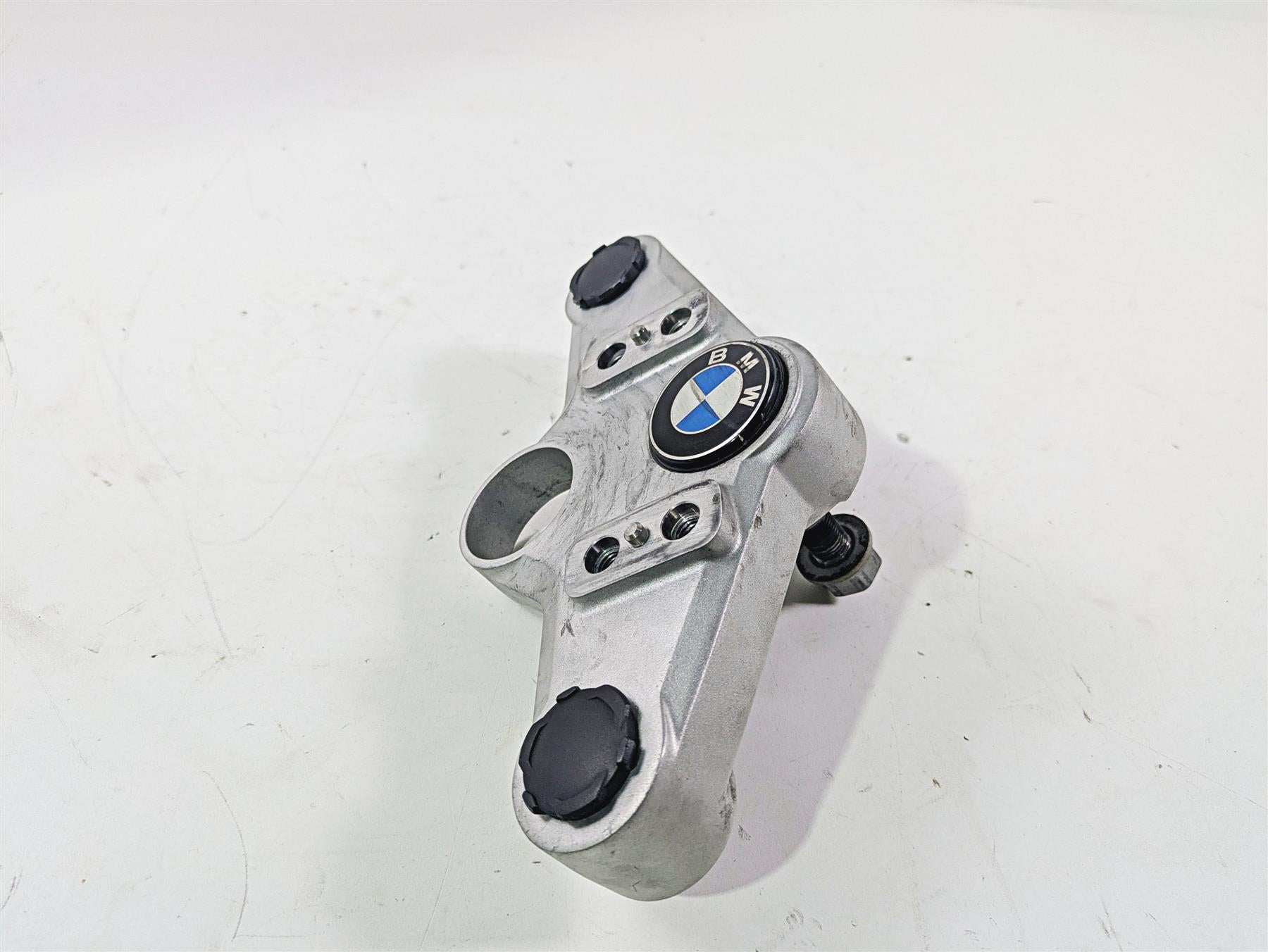2010 BMW R1200GS K25 Upper Triple Tree Steering Clamp 31427718170 {{ shop.shopifyCountryName }} - Mototech271