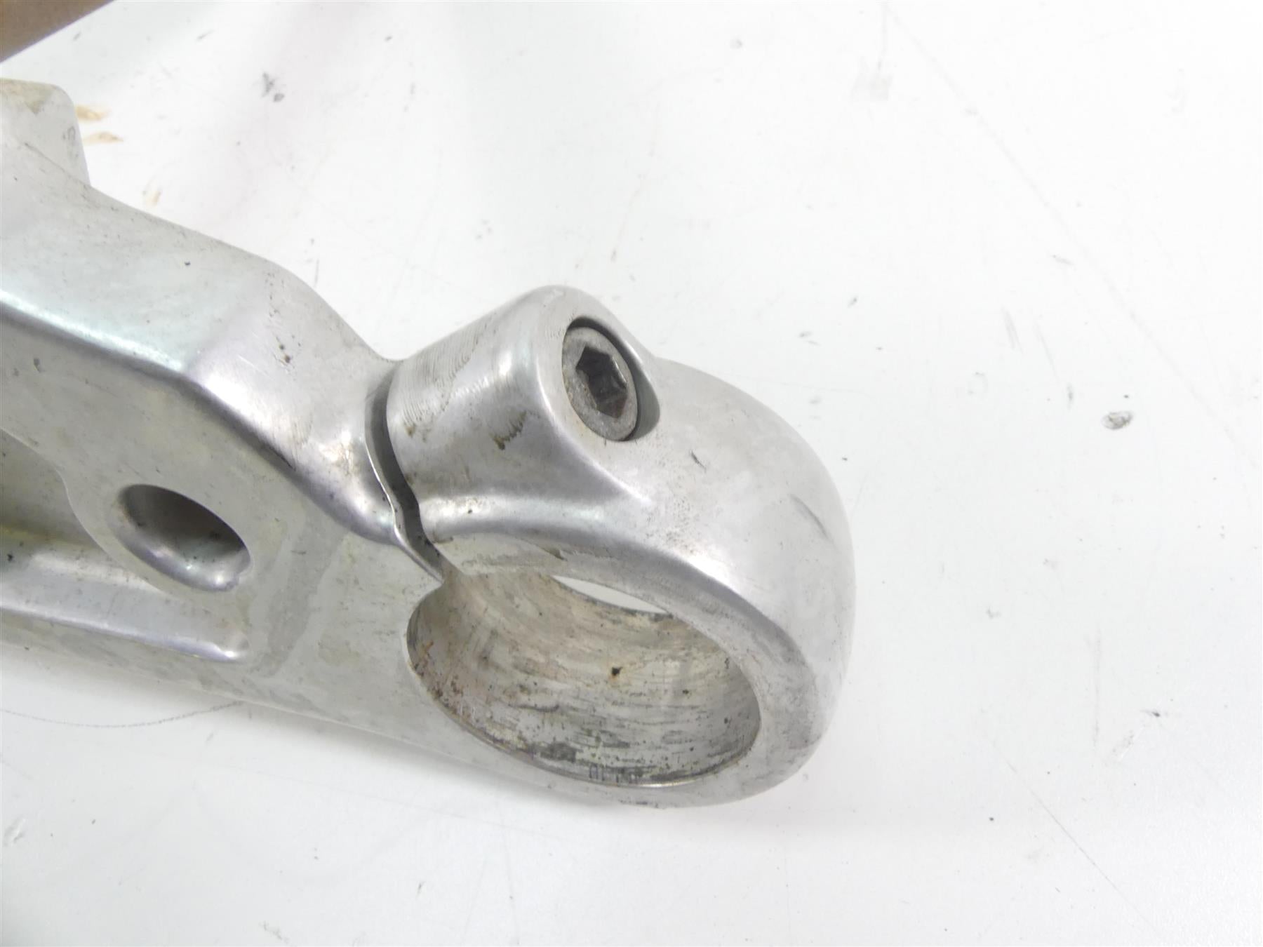 2011 Harley FXDWG Dyna Wide Glide Lower Triple Tree Clamp 49mm - Read 46386-08 {{ shop.shopifyCountryName }} - Mototech271