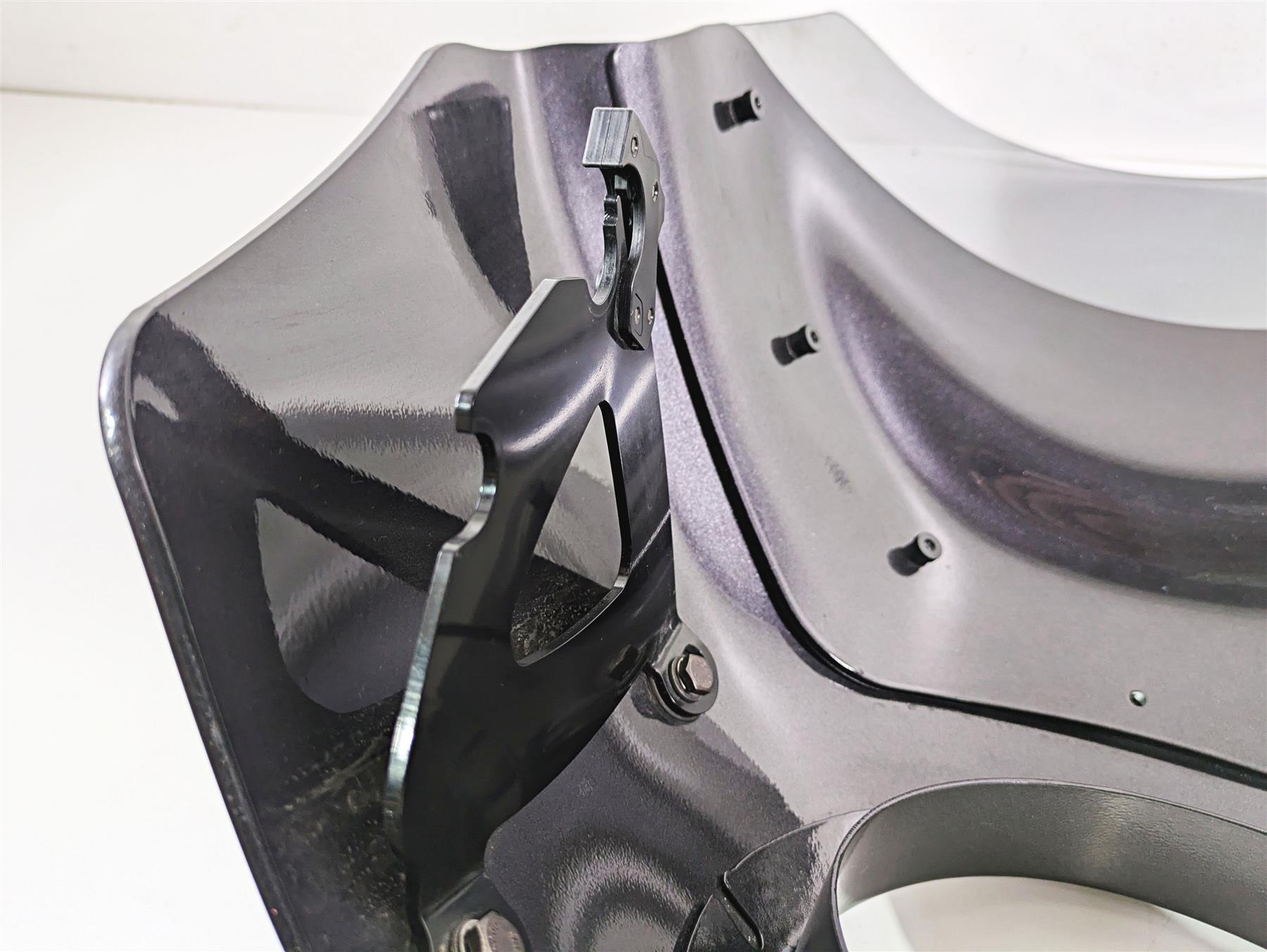 2011 Harley FXDC Dyna Super Glide Front Nose Headlight Cover Windshield & Mount {{ shop.shopifyCountryName }} - Mototech271