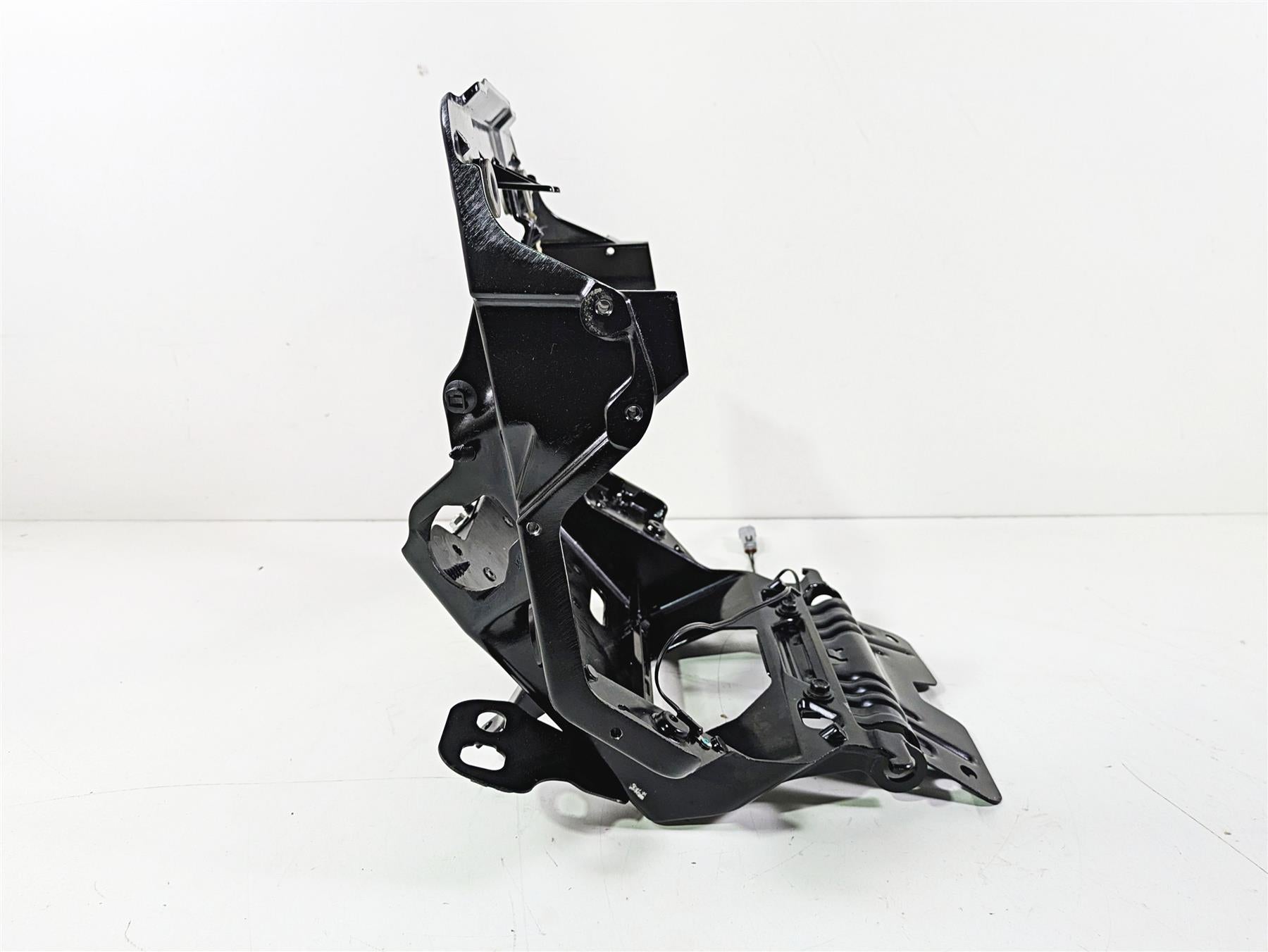 2019 Indian Chieftain Limited Front Fairing Stay Holder Bracket 1024169 1025003 {{ shop.shopifyCountryName }} - Mototech271
