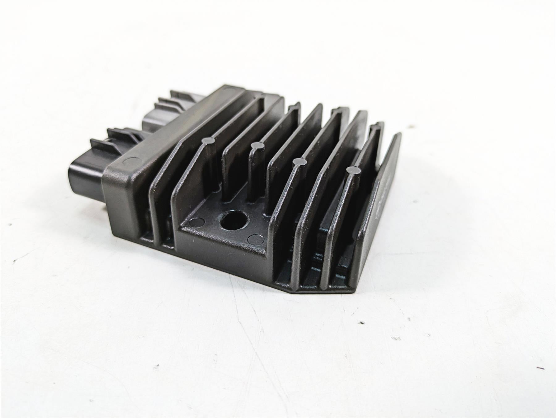 2016 Ducati Panigale 1299 S Rectifier Voltage Regulator 54040301B FH020AA {{ shop.shopifyCountryName }} - Mototech271