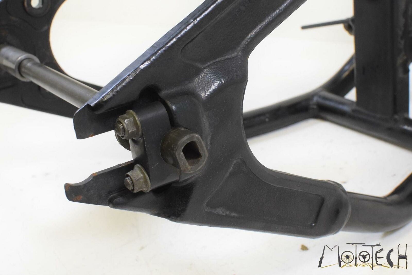 2002 Yamaha XVS1100 V-Star Classic Rear Swingarm Swing Arm 5KS-22110-01-00 {{ shop.shopifyCountryName }} - Mototech271