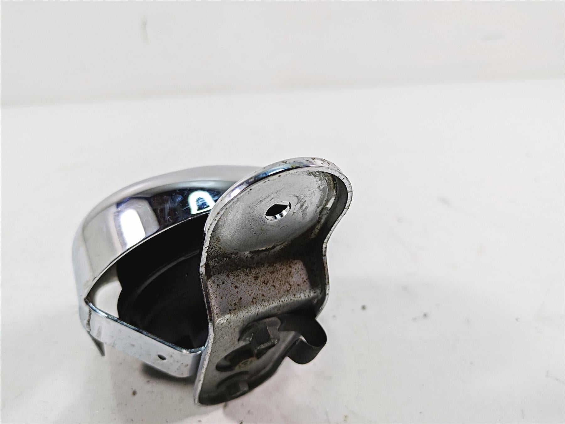 1999 Harley Dyna FXDL Low Rider Horn & Chrome Cover 61300478A 69060-90H {{ shop.shopifyCountryName }} - Mototech271