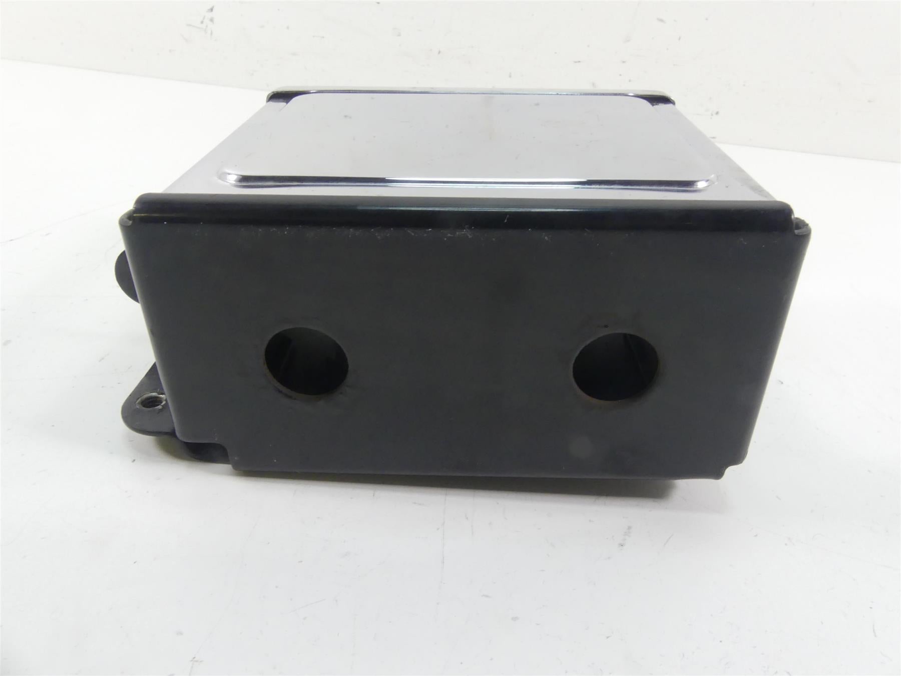 2005 Harley Dyna FXDLI Low Rider Battery Tray Holder Chrome Cover Lid 66375-97 {{ shop.shopifyCountryName }} - Mototech271