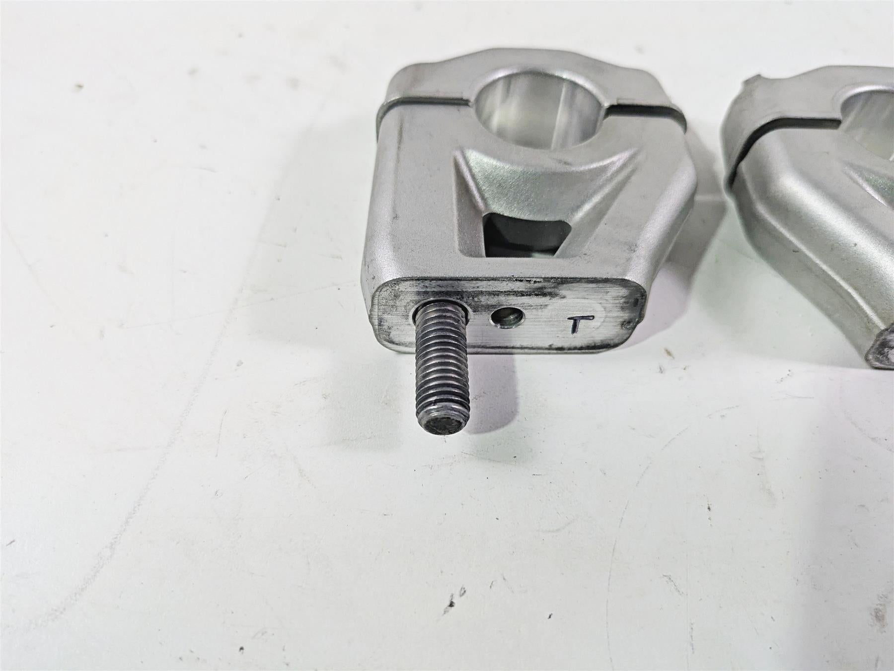 2010 BMW R1200GS K25 Handlebar Riser Holder Mount Set 28.5mm 31427718173 {{ shop.shopifyCountryName }} - Mototech271