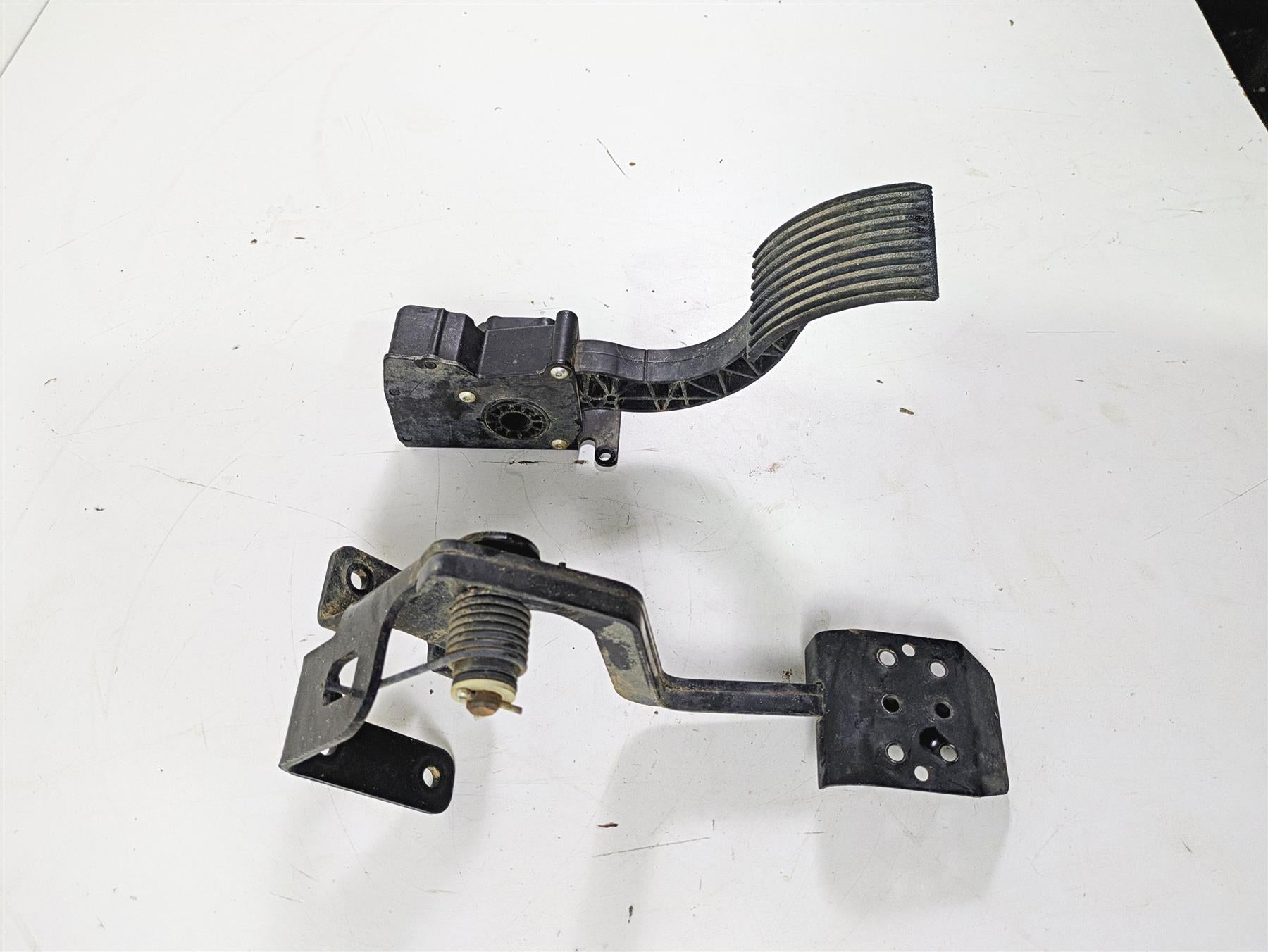 2022 CFMoto Zforce 950 Sport Foot Brake Pedal Lever Set 5HYV-082000-1200 {{ shop.shopifyCountryName }} - Mototech271