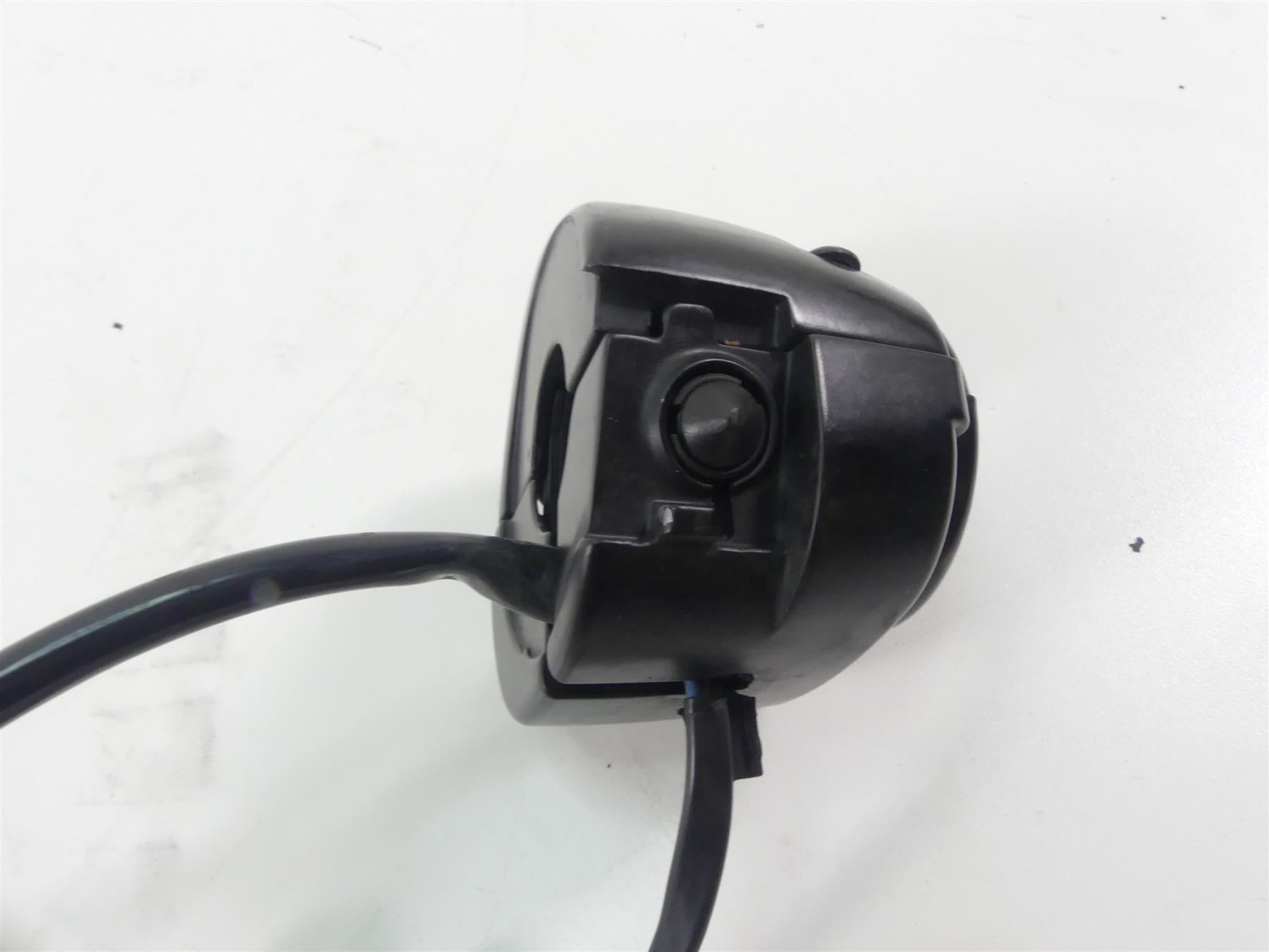 2013 Harley FXDWG Dyna Wide Glide Left Hand Control Switch & Blinker 71500067 {{ shop.shopifyCountryName }} - Mototech271