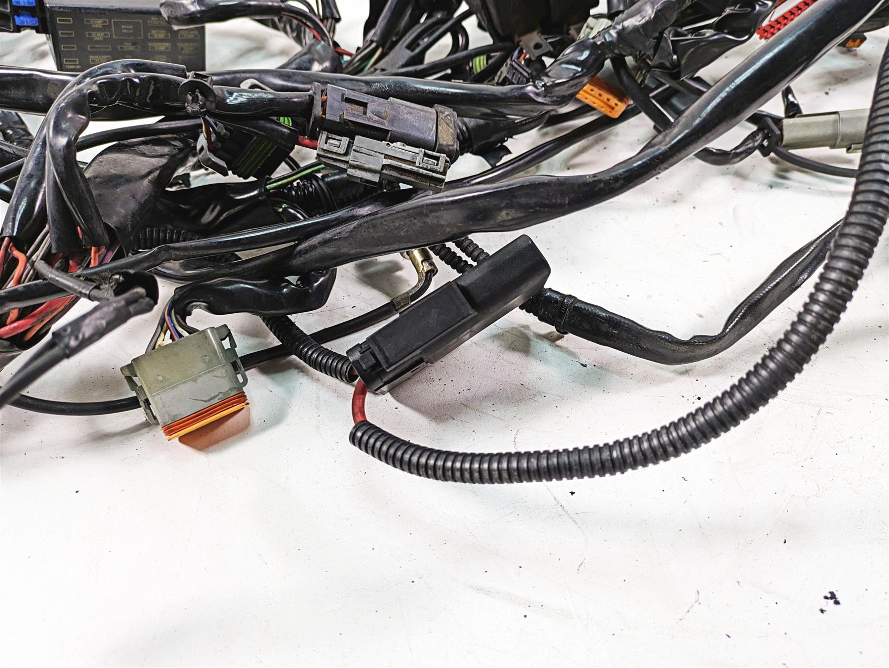 2005 Harley Touring FLHTCUI Electra Glide Main Wiring Harness Loom 70985-05 {{ shop.shopifyCountryName }} - Mototech271