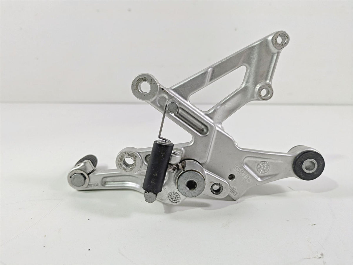 2017 Aprilia RSV 1100 Tuono V4 Factory Right Front Footpeg & Brake Ped 858734 {{ shop.shopifyCountryName }} - Mototech271