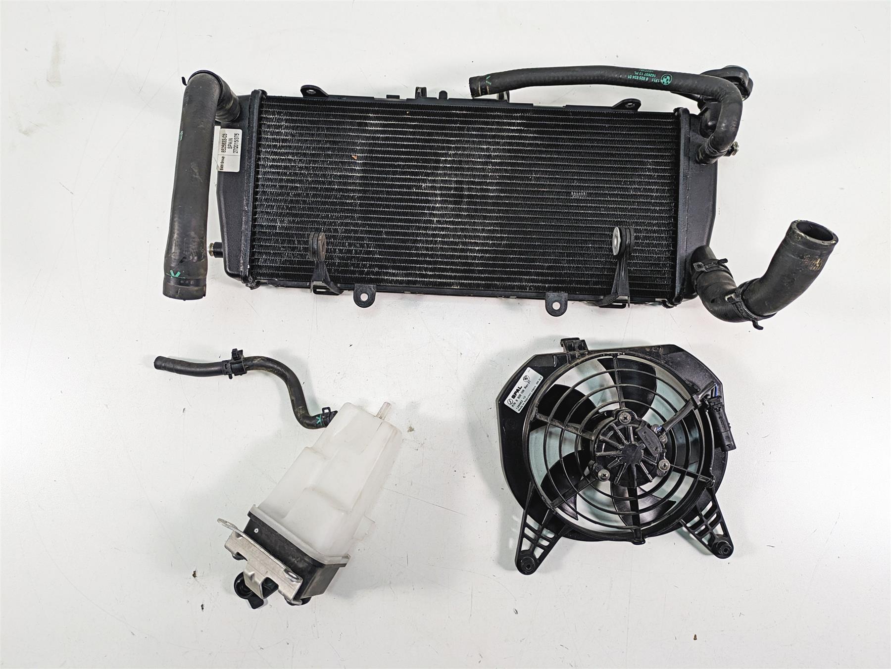 2016 BMW R1200R K53 Radiator Fan Reservoir Hoses Set - No Leaks 17118525833 {{ shop.shopifyCountryName }} - Mototech271