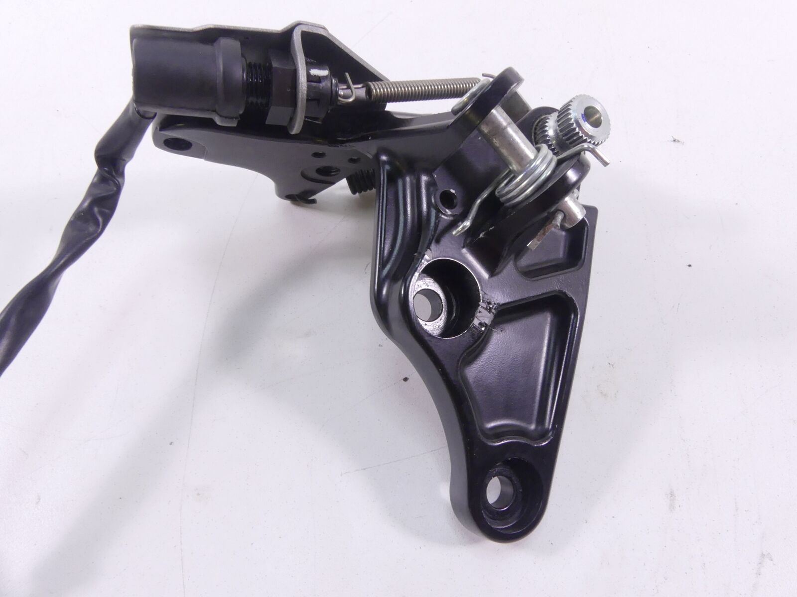 2019 Yamaha VMX17 V-Max 1700 Right Side Footpeg Brake Pedal Mount 2S3-27443-10-0 {{ shop.shopifyCountryName }} - Mototech271
