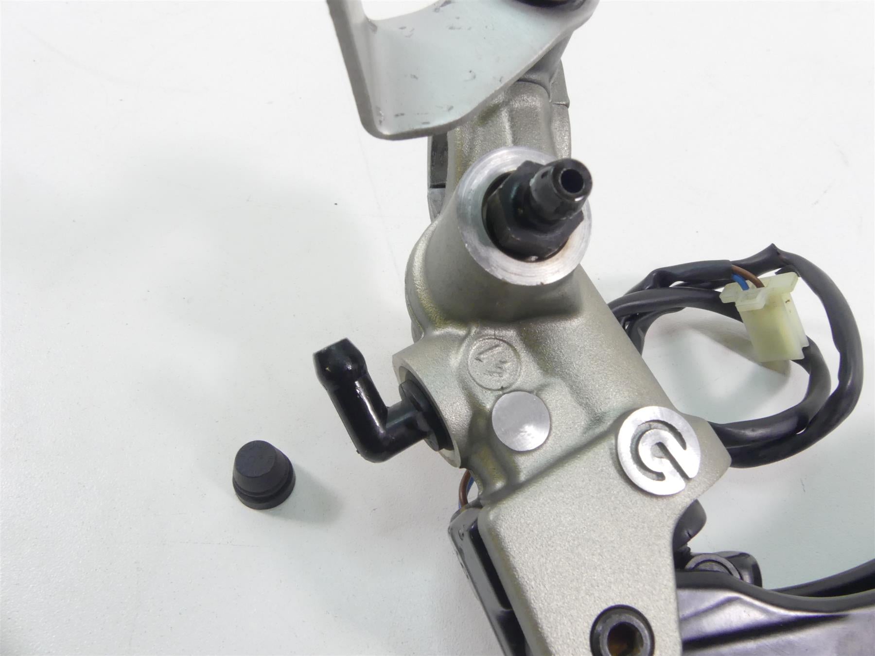 2017 Ducati Monster 1200 S Brembo Clutch Master Cylinder + Lever 63040663A {{ shop.shopifyCountryName }} - Mototech271